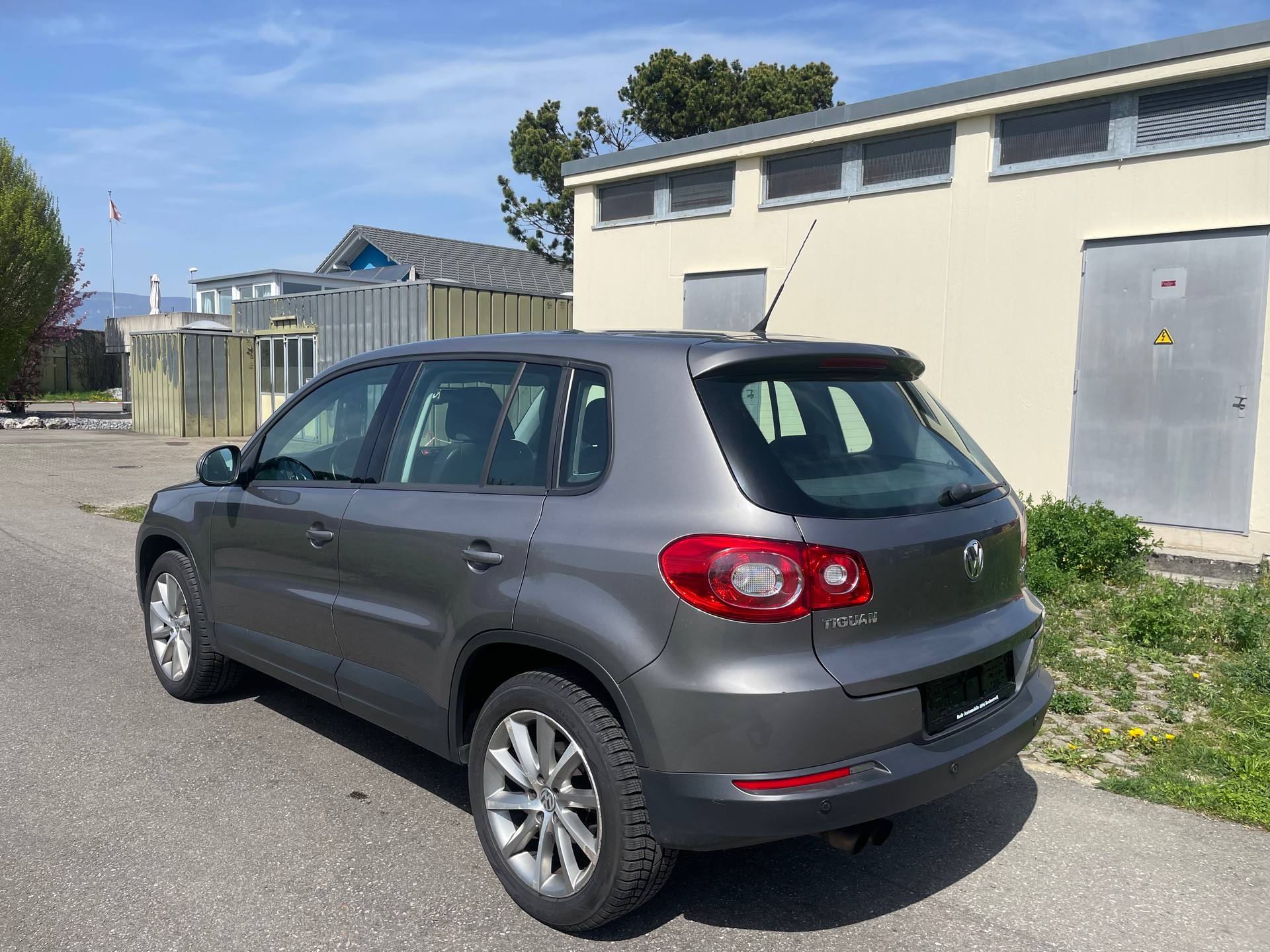 VW Tiguan 2.0 TSI Trend&Fun Tiptronic-image-5