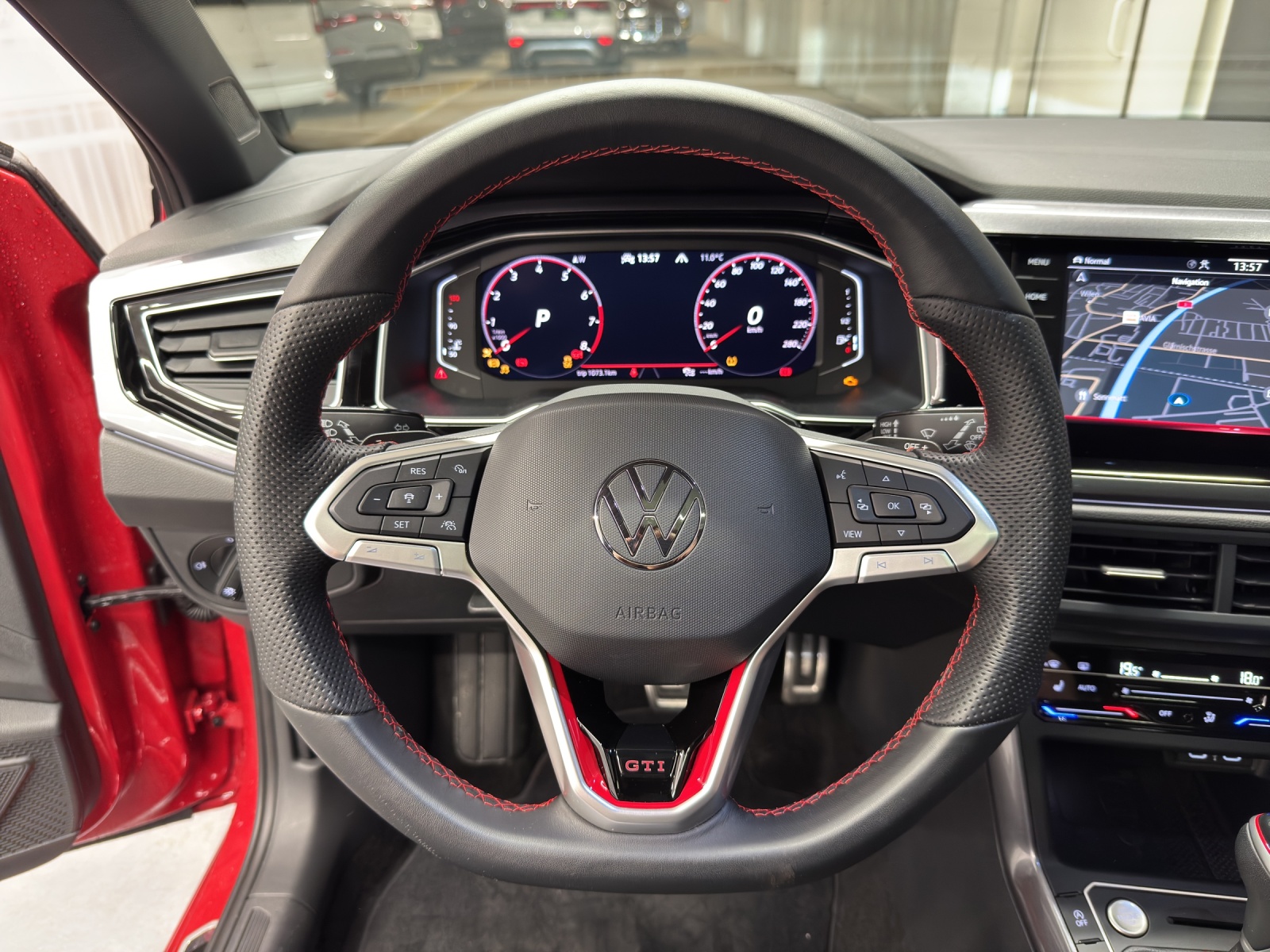 VW Polo 2.0 TSI GTI DSG-image-14