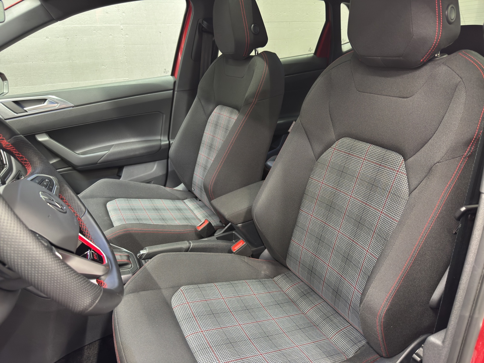 VW Polo 2.0 TSI GTI DSG-image-12