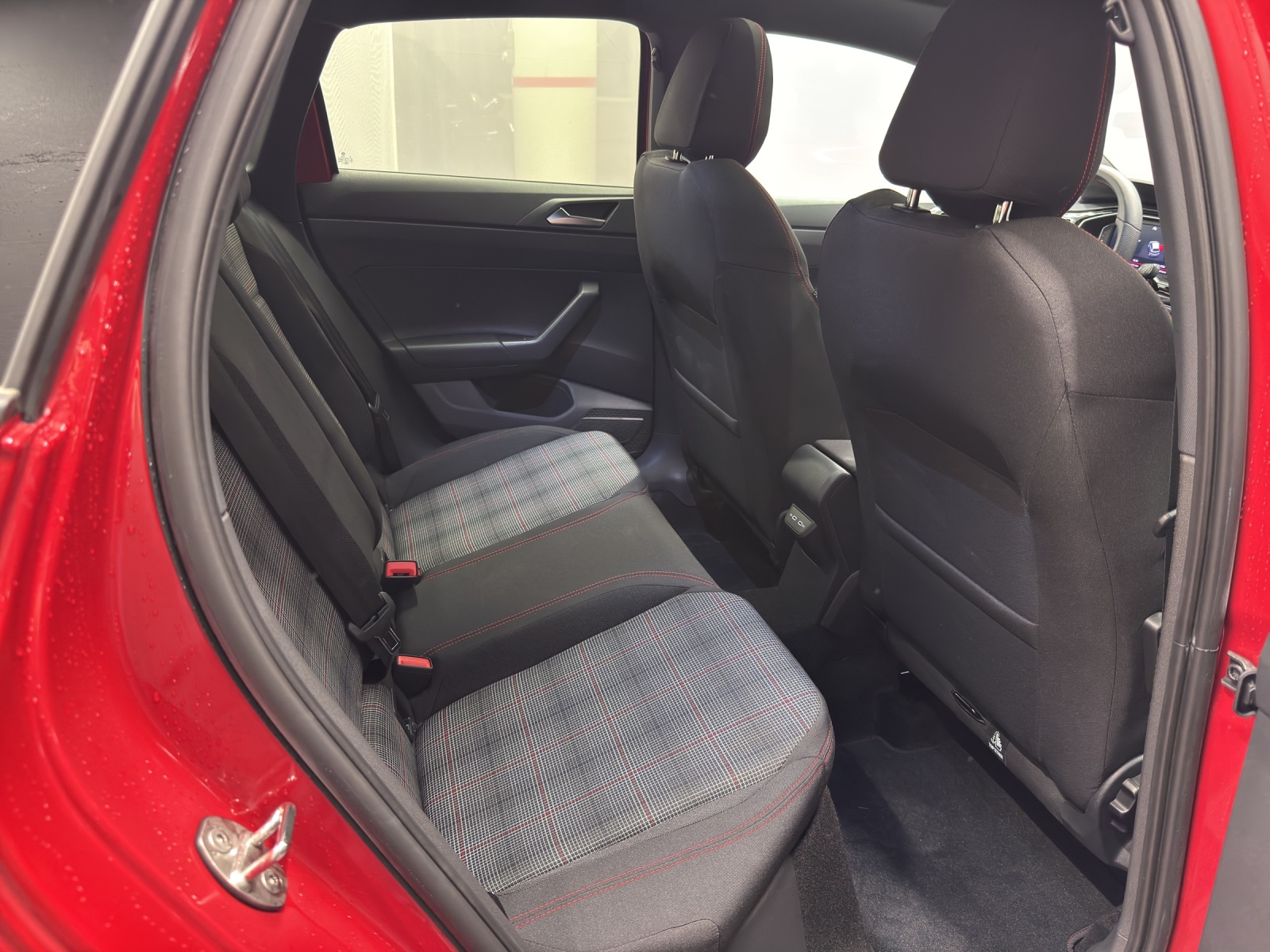VW Polo 2.0 TSI GTI DSG-image-9