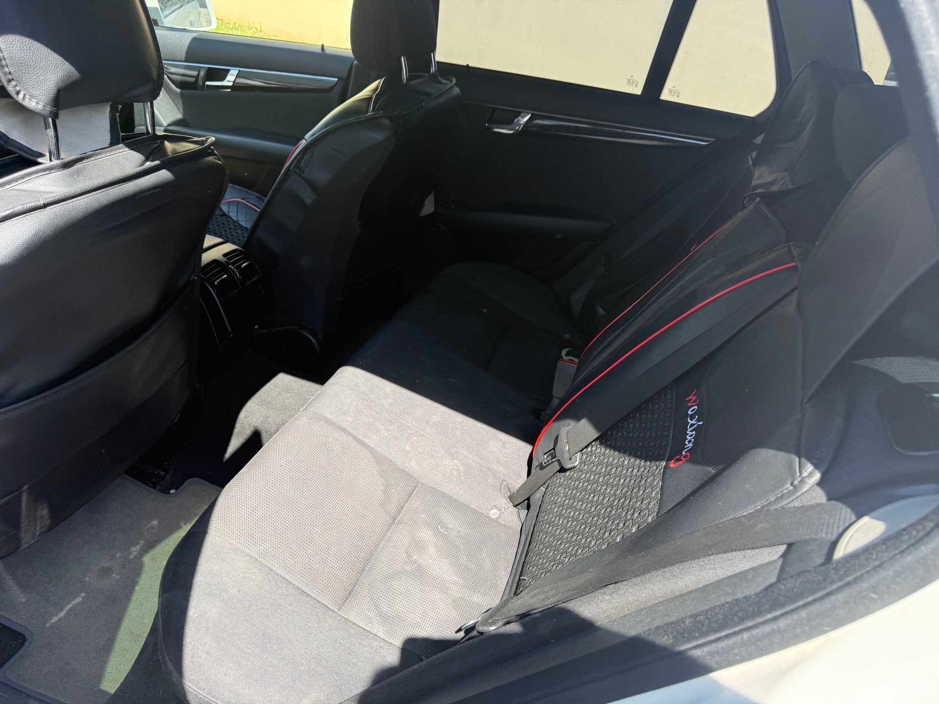 MERCEDES-BENZ C 200 CDI BlueEfficiency Avantgarde Automatic-image-8