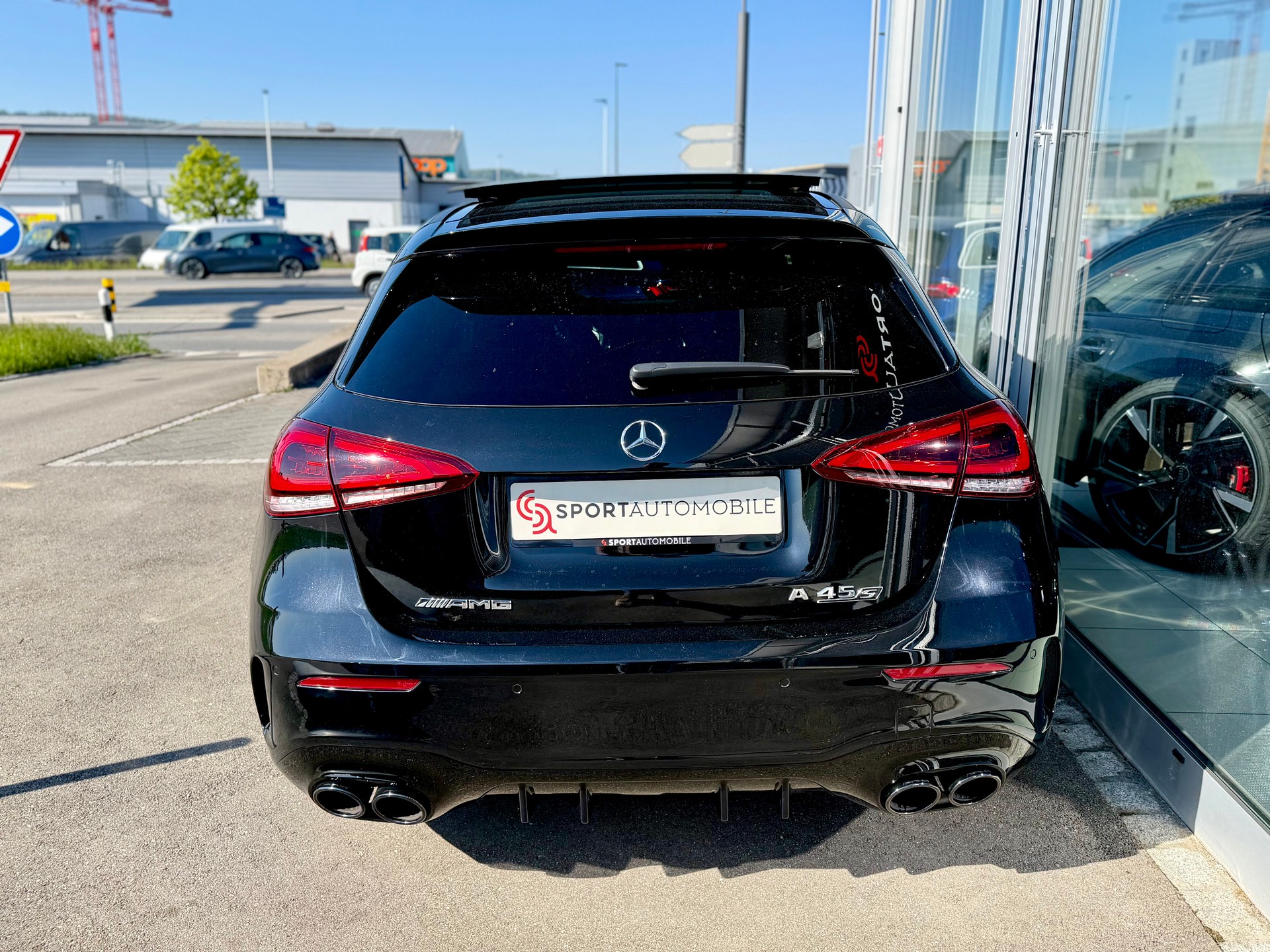 MERCEDES-BENZ A 45 S AMG 4Matic+ Speedshift-image-9