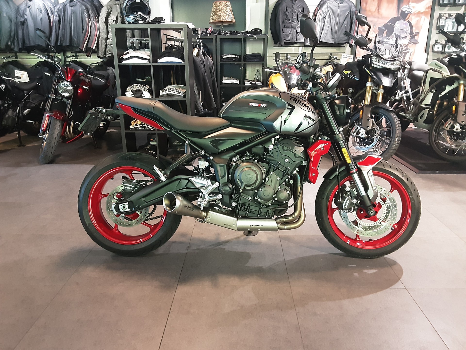 TRIUMPH Trident 660