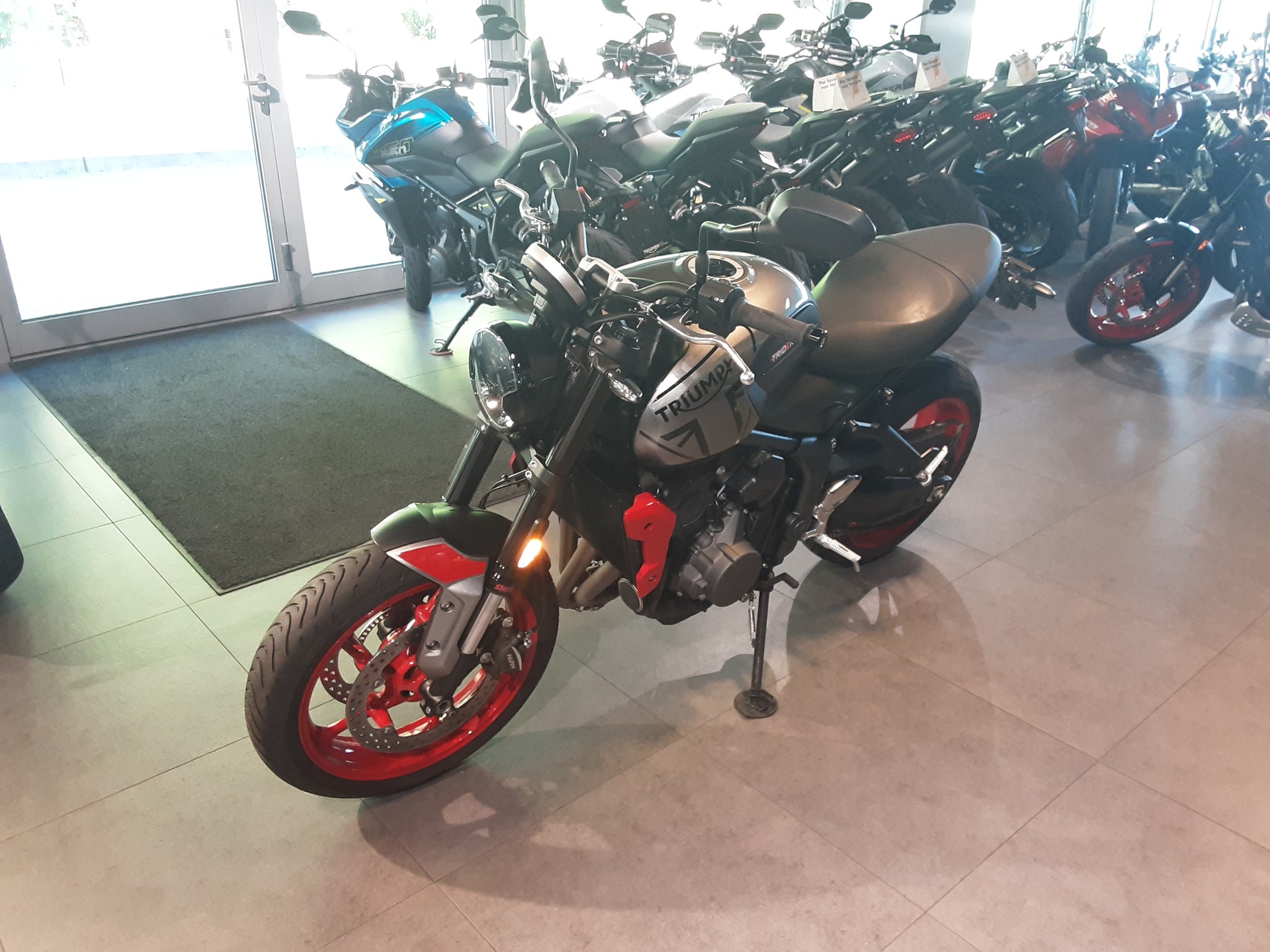TRIUMPH Trident 660-image-3