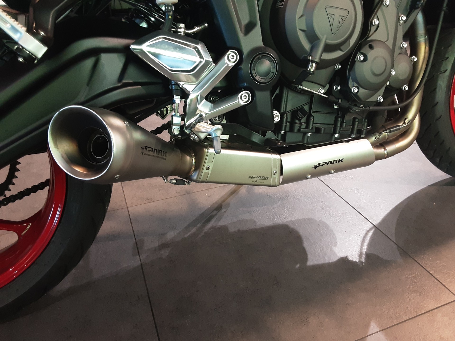 TRIUMPH Trident 660-image-6