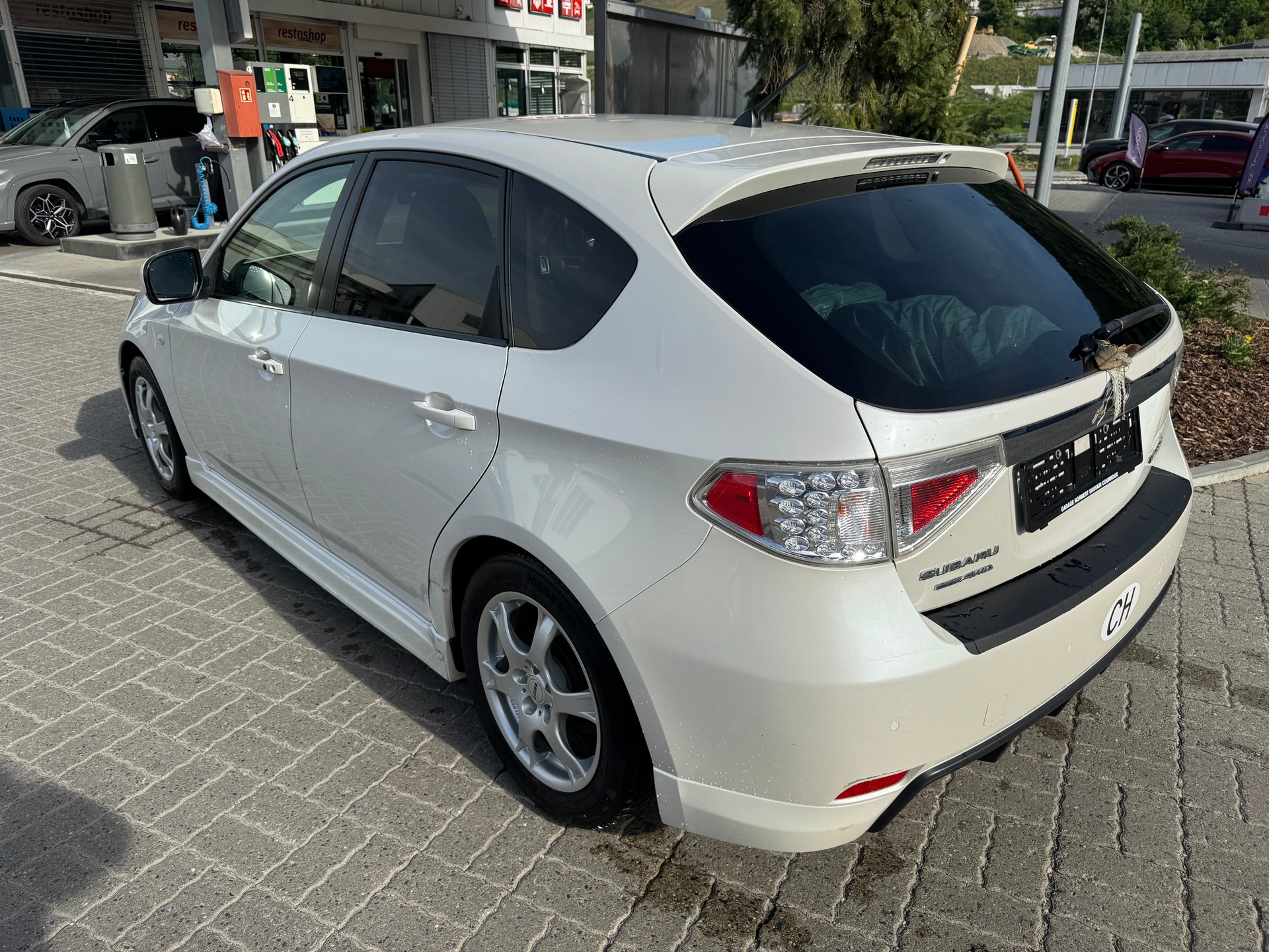 SUBARU Impreza 2.0R Limited S-image-4