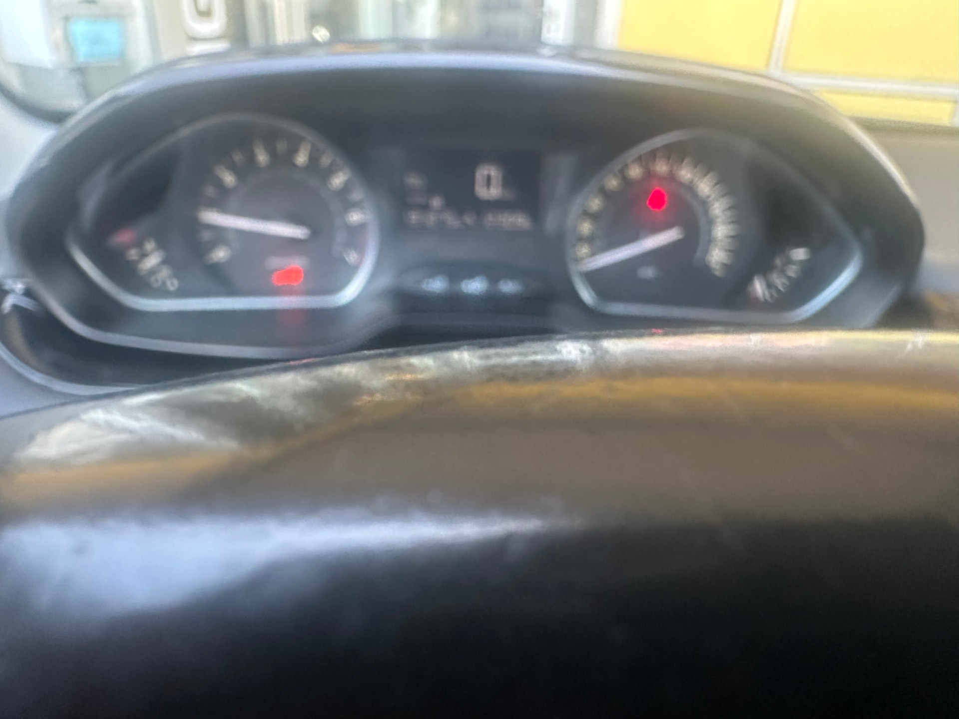 PEUGEOT 208 1.2 PureTech Active-image-8