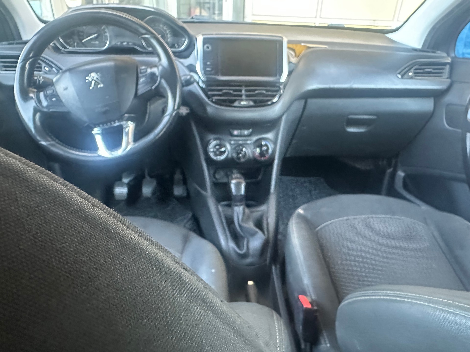 PEUGEOT 208 1.2 PureTech Active-image-7