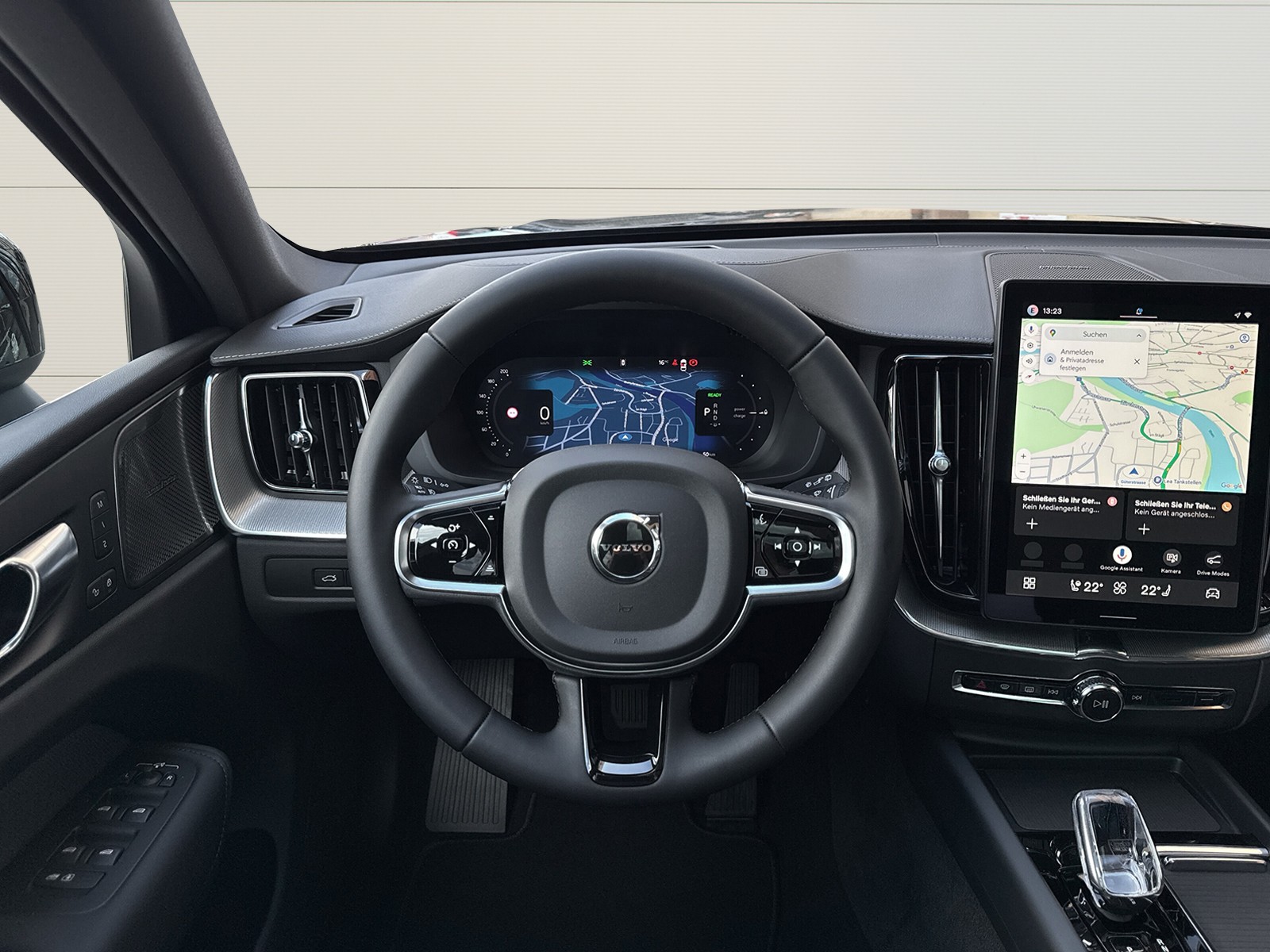 VOLVO XC60 2.0 T6 TE Black Edition eAWD-image-13