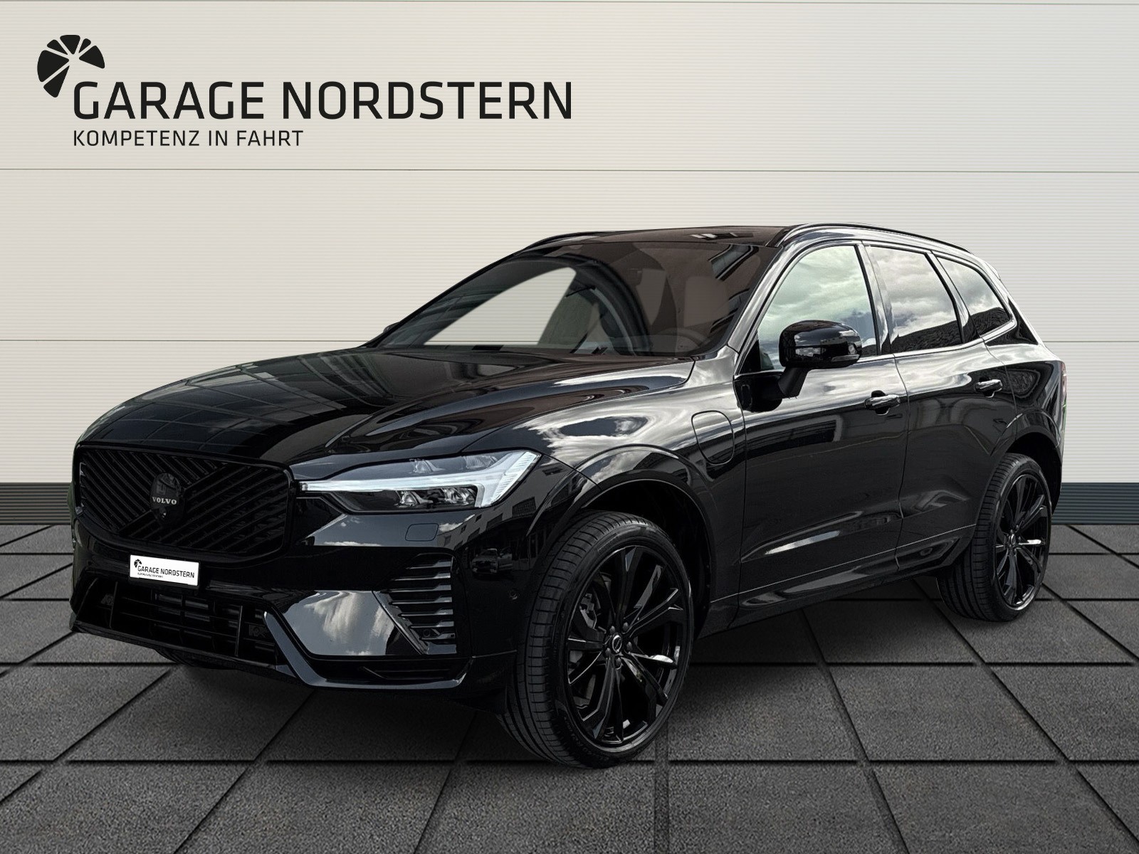 VOLVO XC60 2.0 T6 TE Black Edition eAWD-image-0