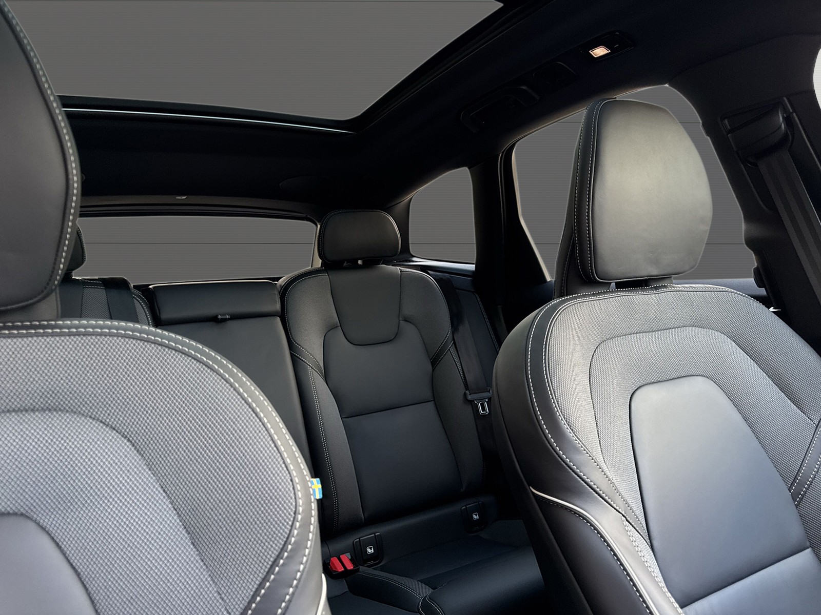 VOLVO XC60 2.0 T6 TE Black Edition eAWD-image-8