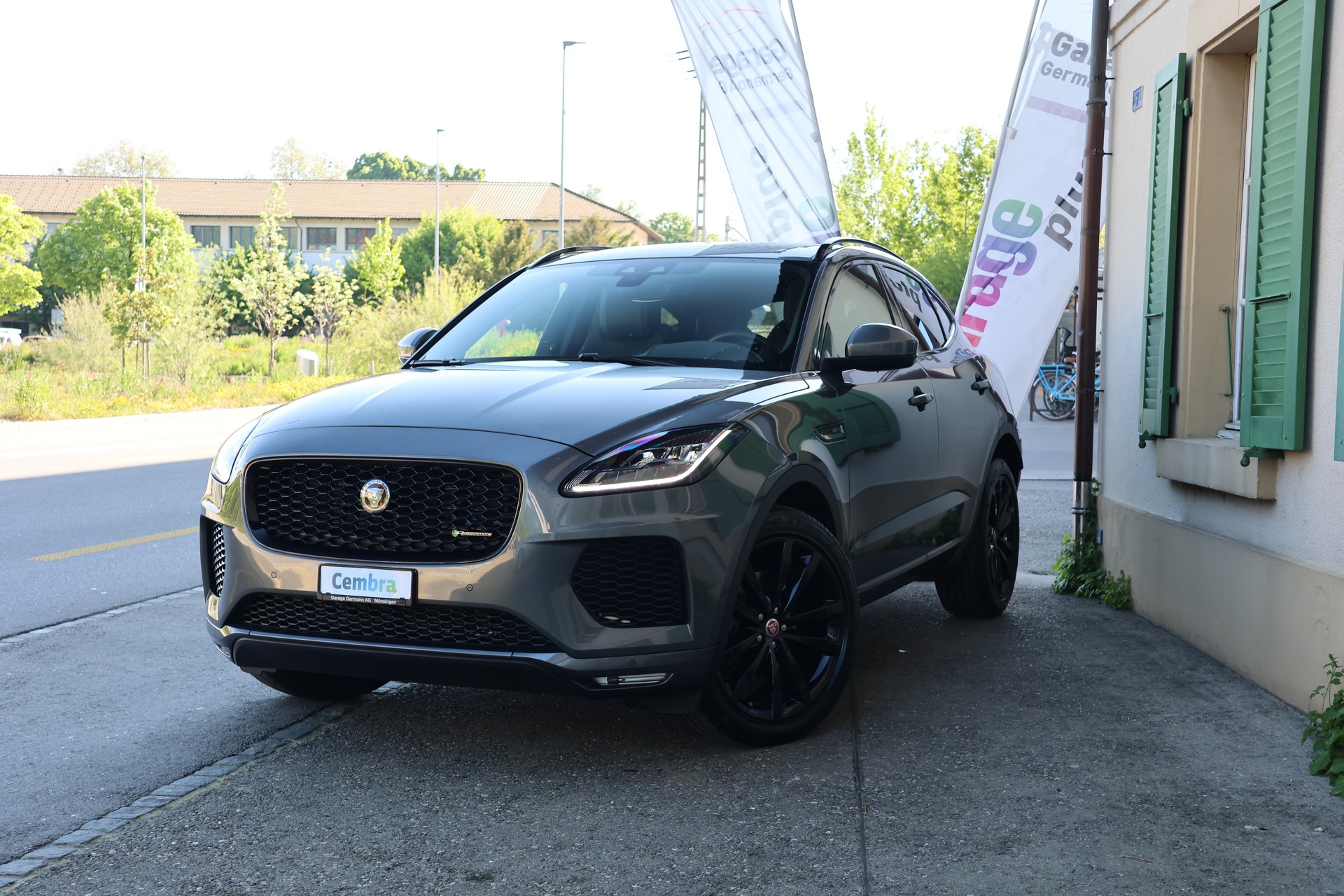 JAGUAR E-Pace 2.0d D180 R-Dynamic SE AWD Automatik-image-0