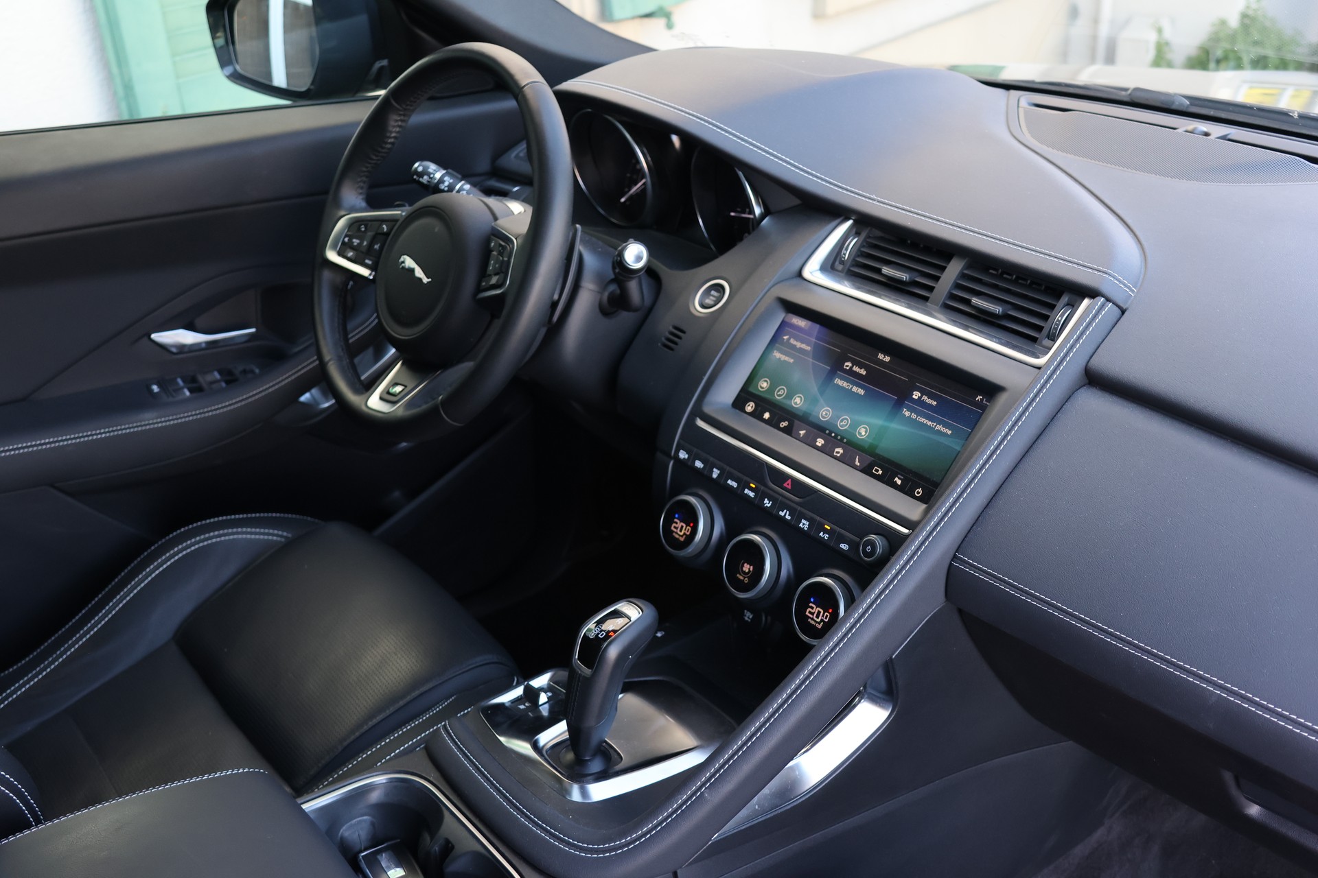 JAGUAR E-Pace 2.0d D180 R-Dynamic SE AWD Automatik-image-8
