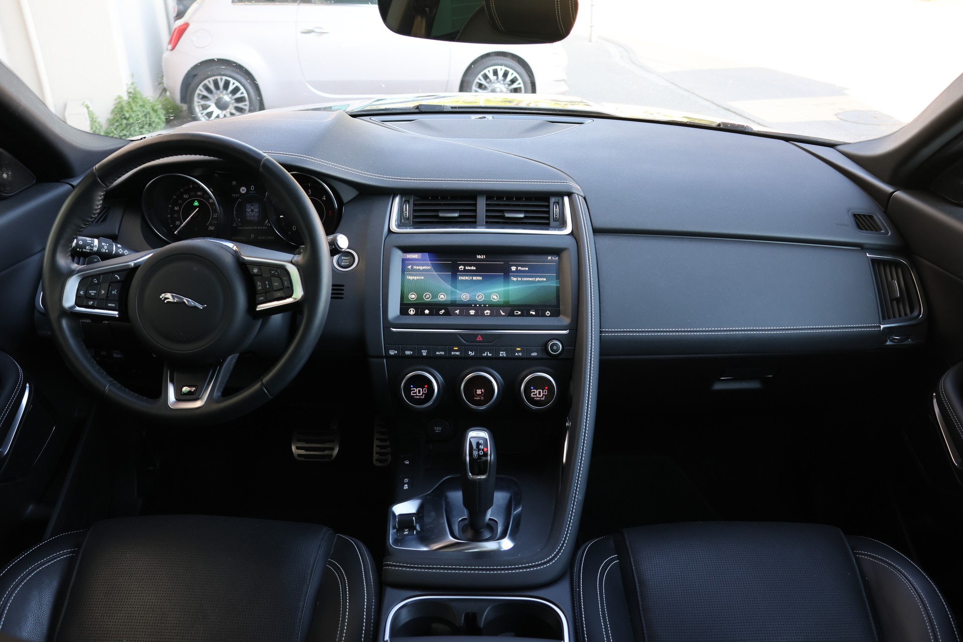 JAGUAR E-Pace 2.0d D180 R-Dynamic SE AWD Automatik-image-12