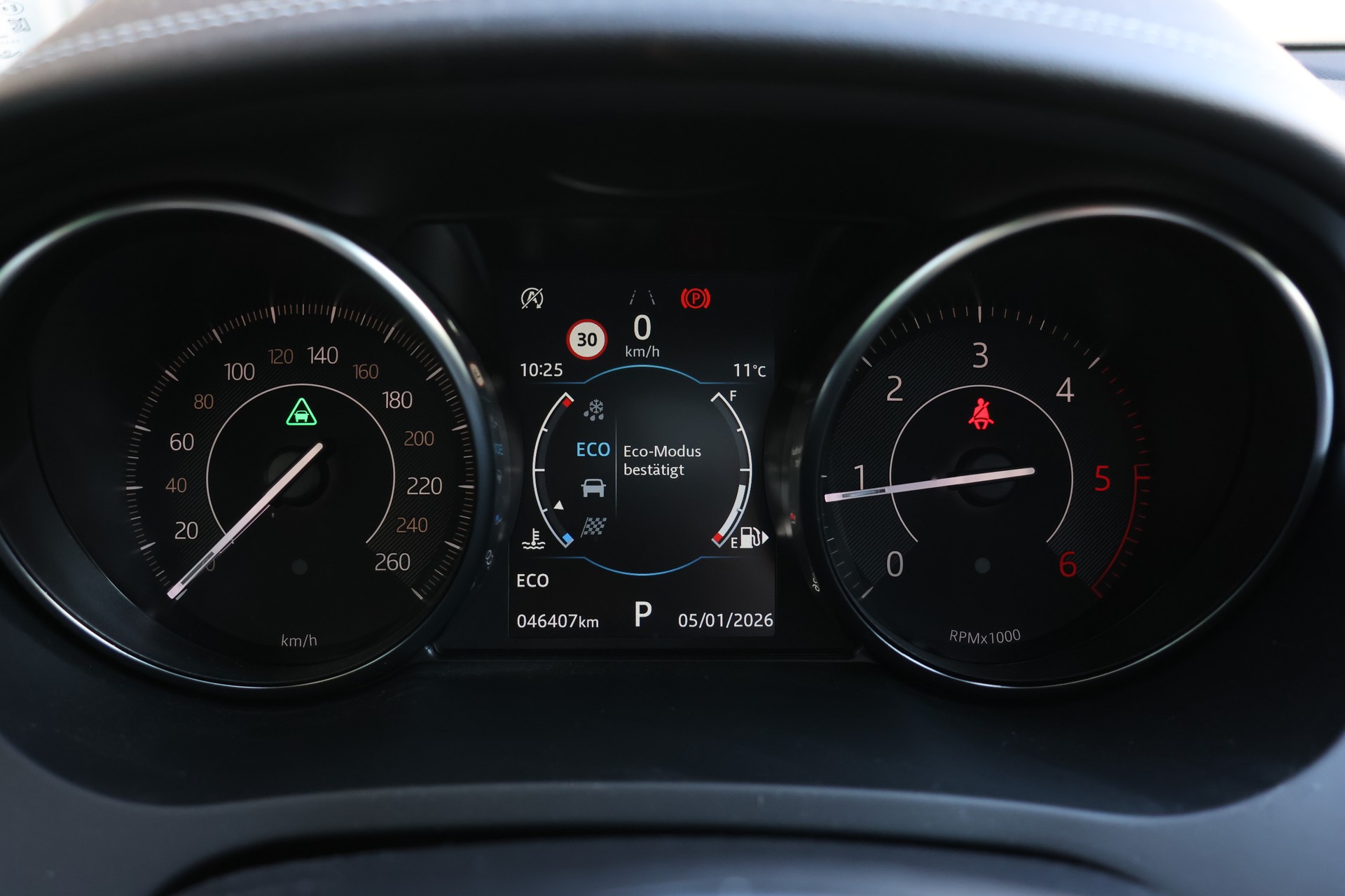 JAGUAR E-Pace 2.0d D180 R-Dynamic SE AWD Automatik-image-19