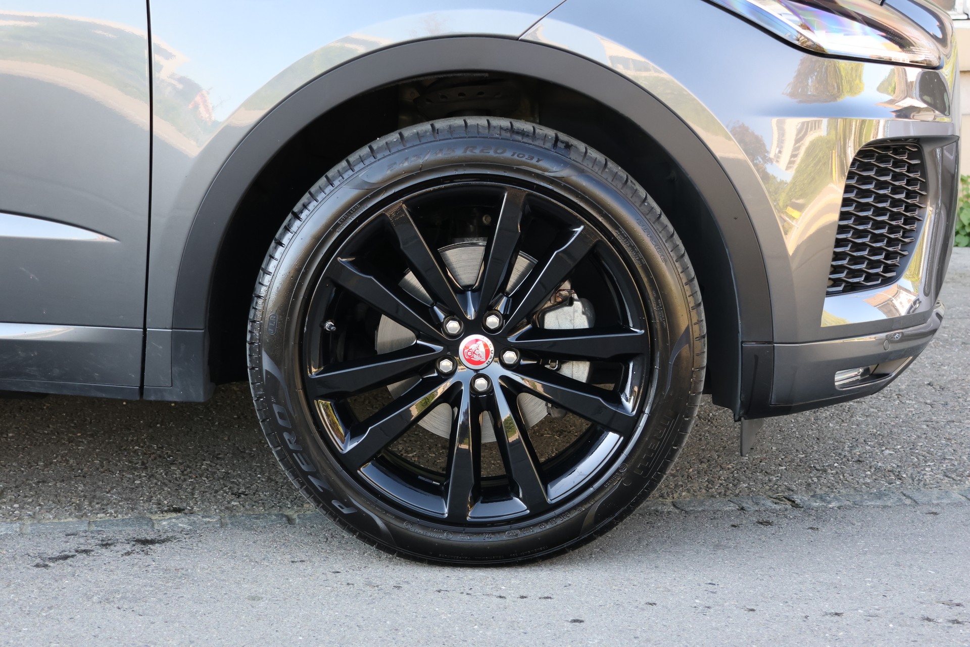JAGUAR E-Pace 2.0d D180 R-Dynamic SE AWD Automatik-image-4