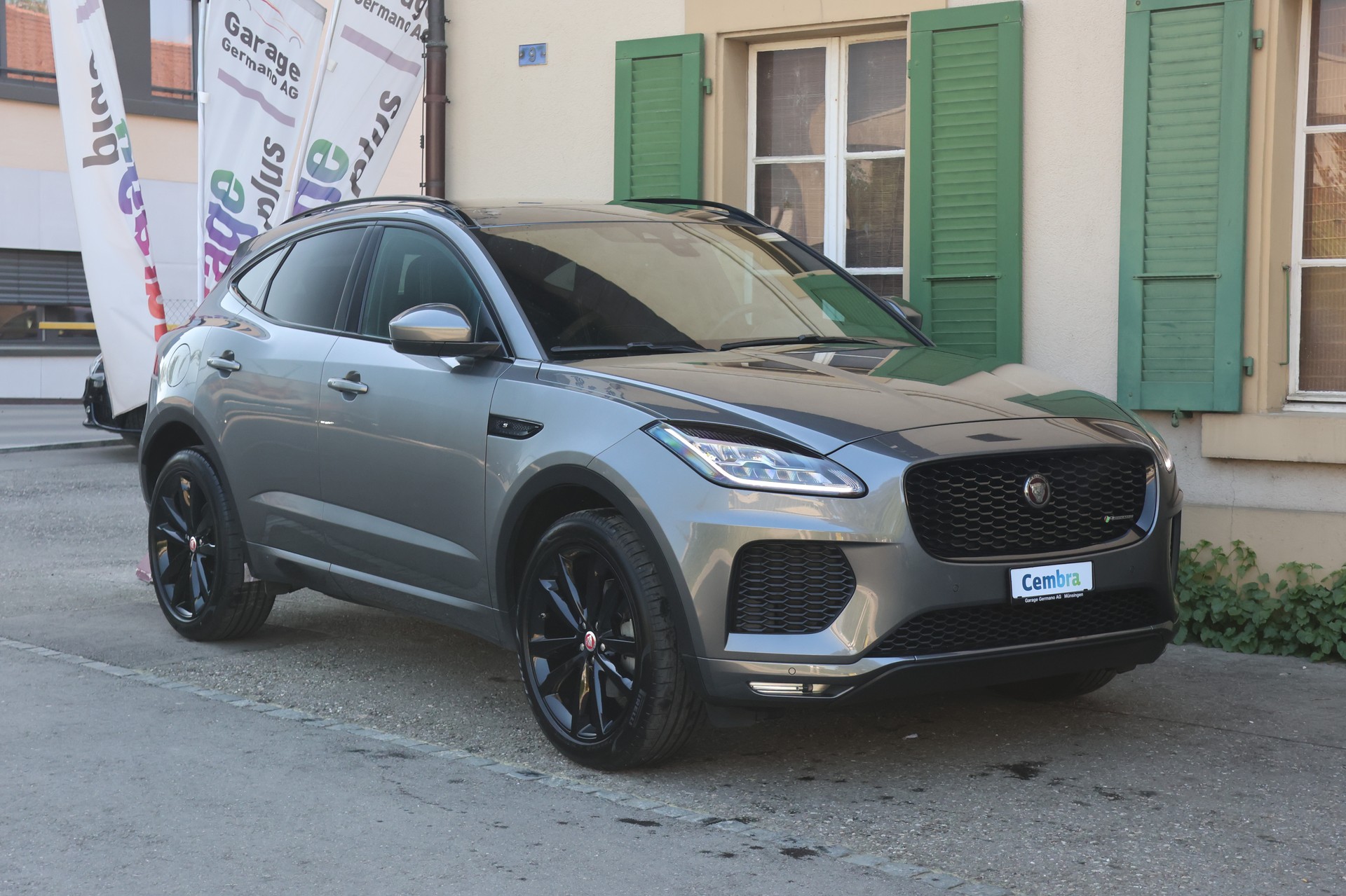JAGUAR E-Pace 2.0d D180 R-Dynamic SE AWD Automatik-image-3