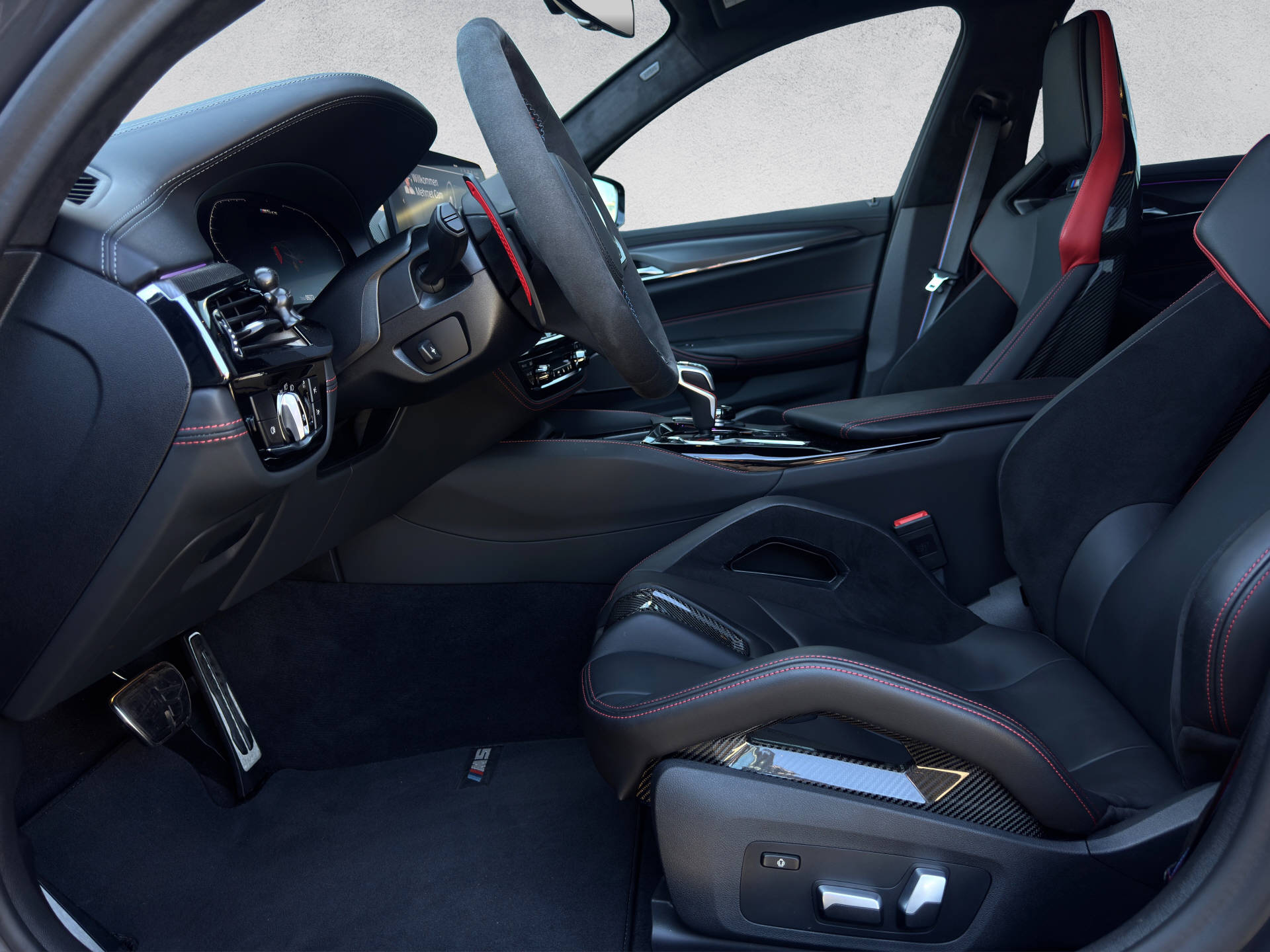 BMW M5 CS xDrive-image-8