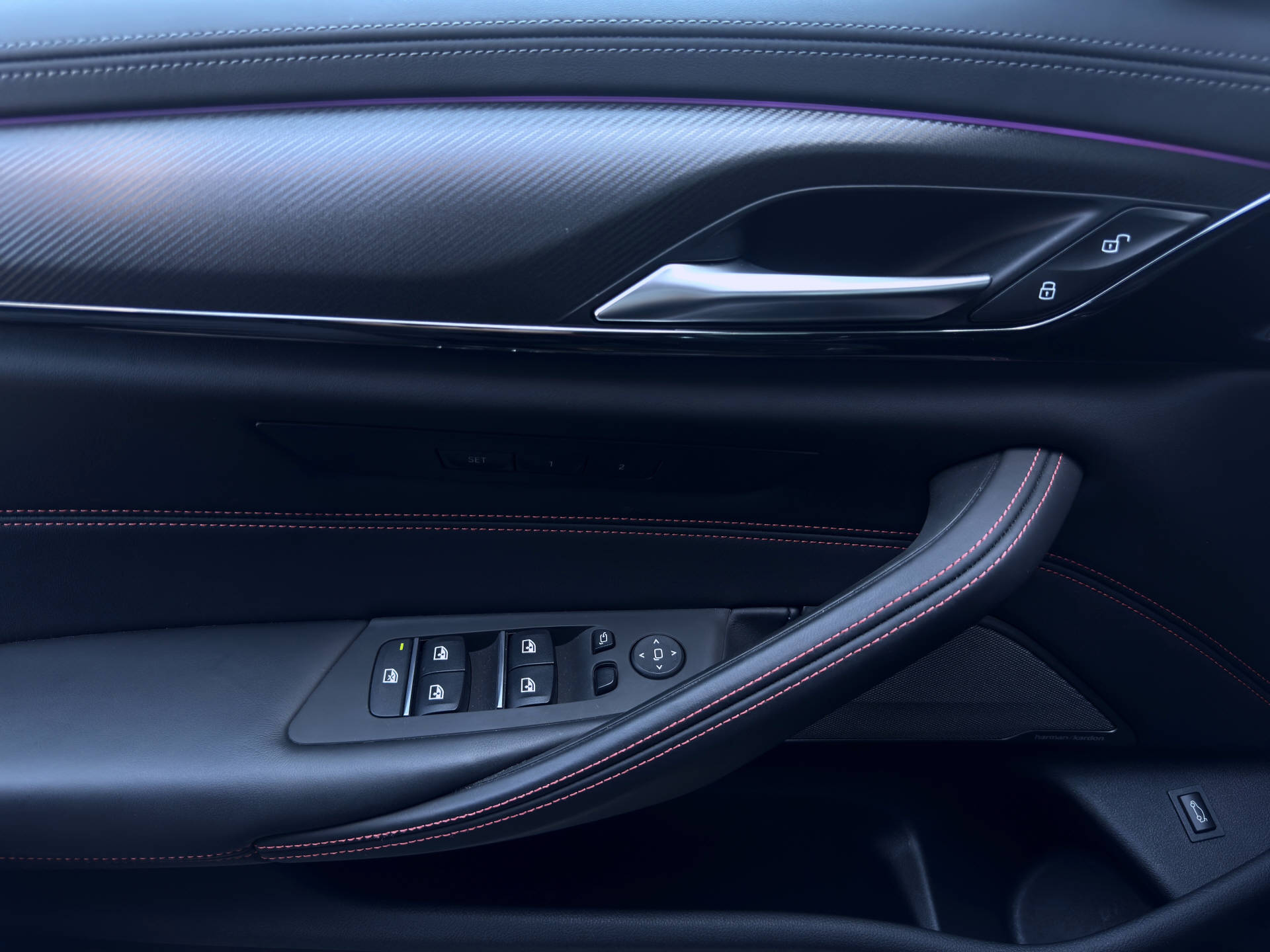 BMW M5 CS xDrive-image-13