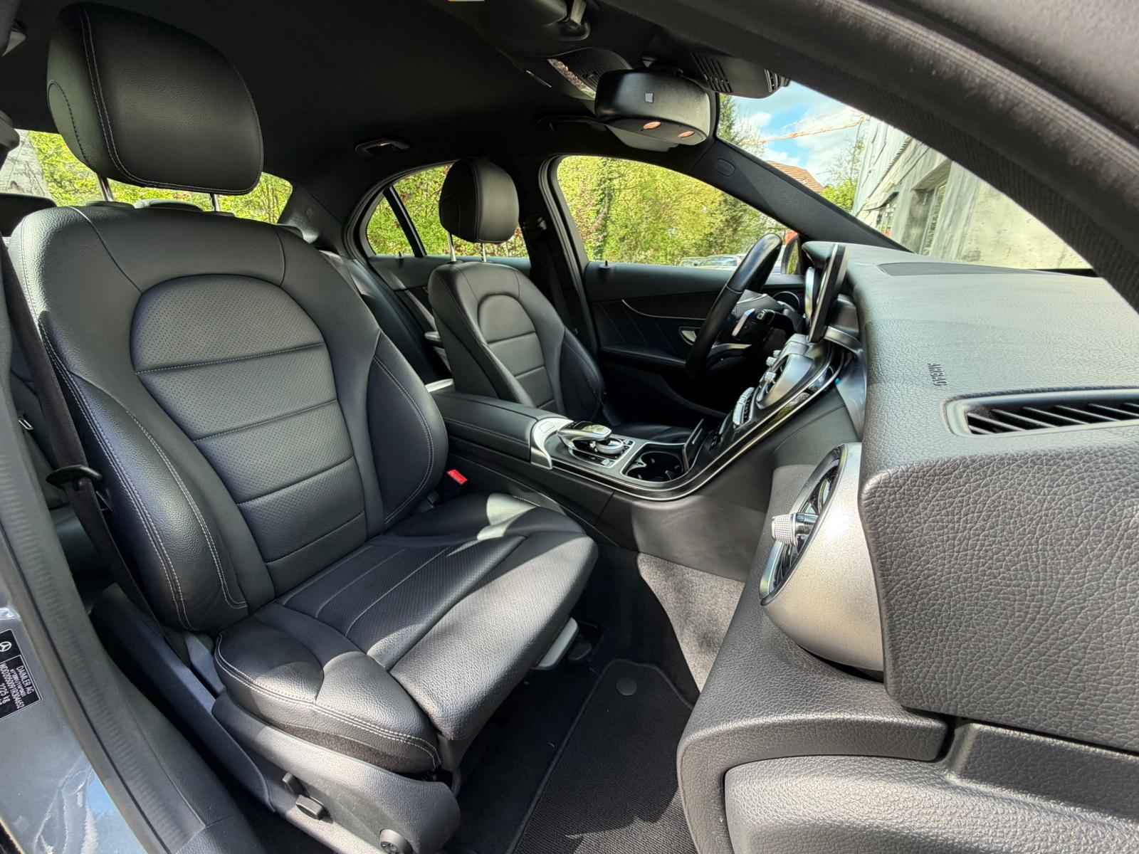 MERCEDES-BENZ C 250 d Swiss Star AMG Line 4Matic 9G-Tronic-image-16