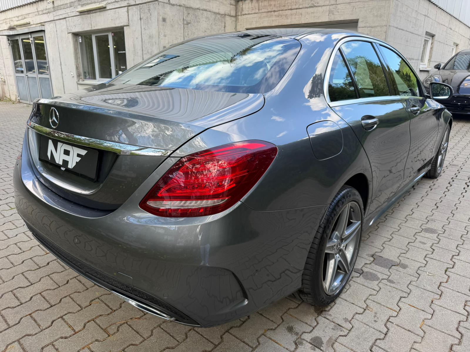 MERCEDES-BENZ C 250 d Swiss Star AMG Line 4Matic 9G-Tronic-image-4