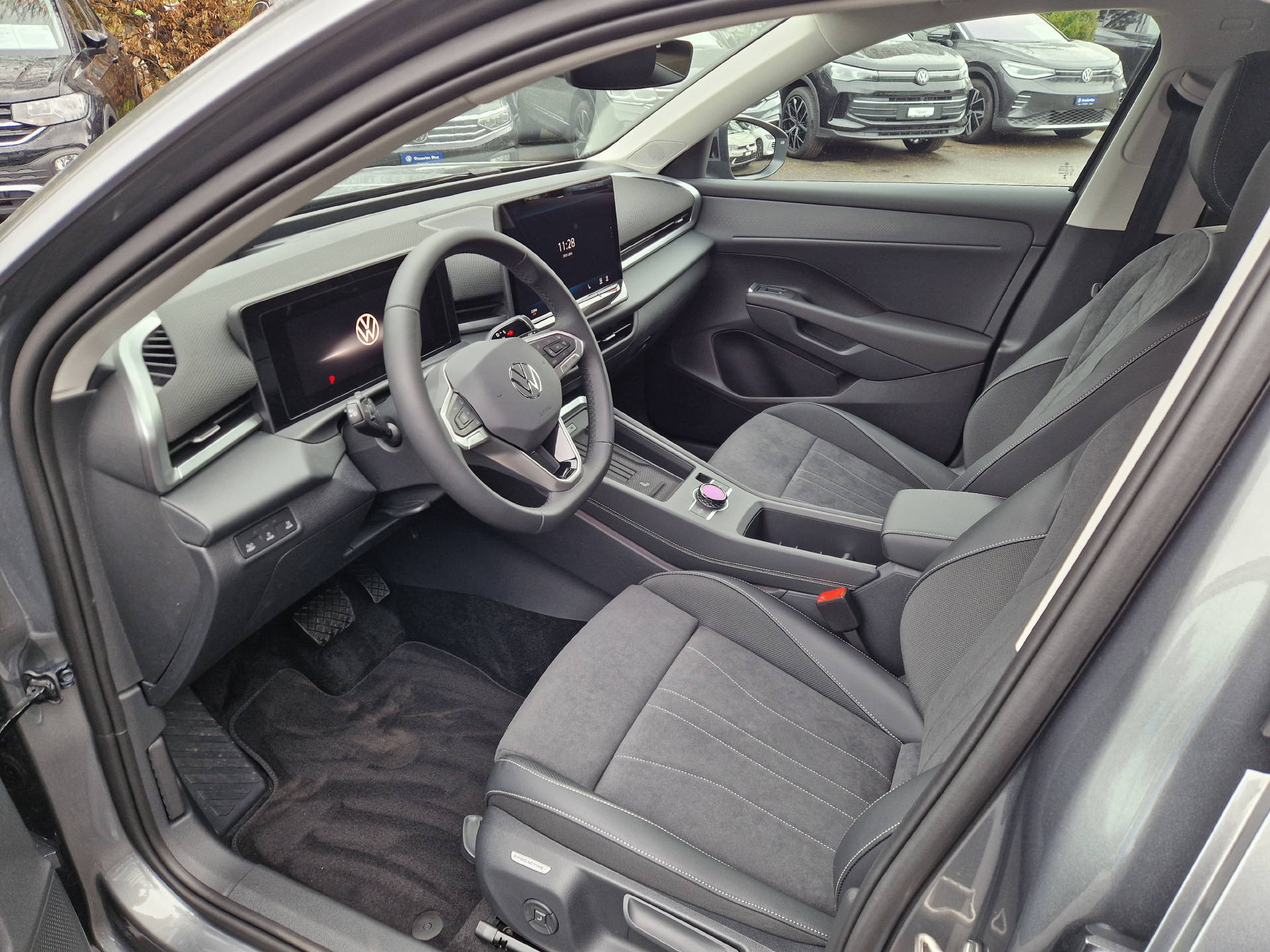 VW T-Roc 1.5 eTSI Style DSG-image-5