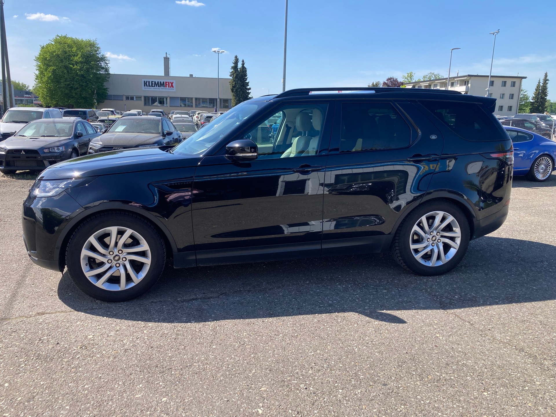 LAND ROVER Discovery 3.0 TD6 SE Automatic-showroom-element-3