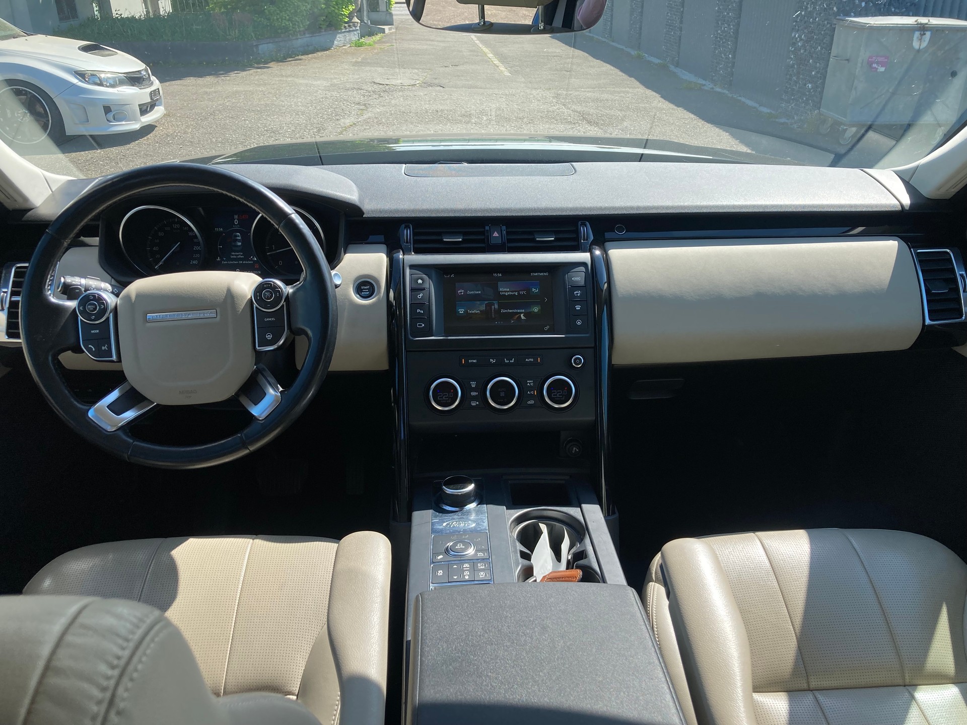 LAND ROVER Discovery 3.0 TD6 SE Automatic-image-12