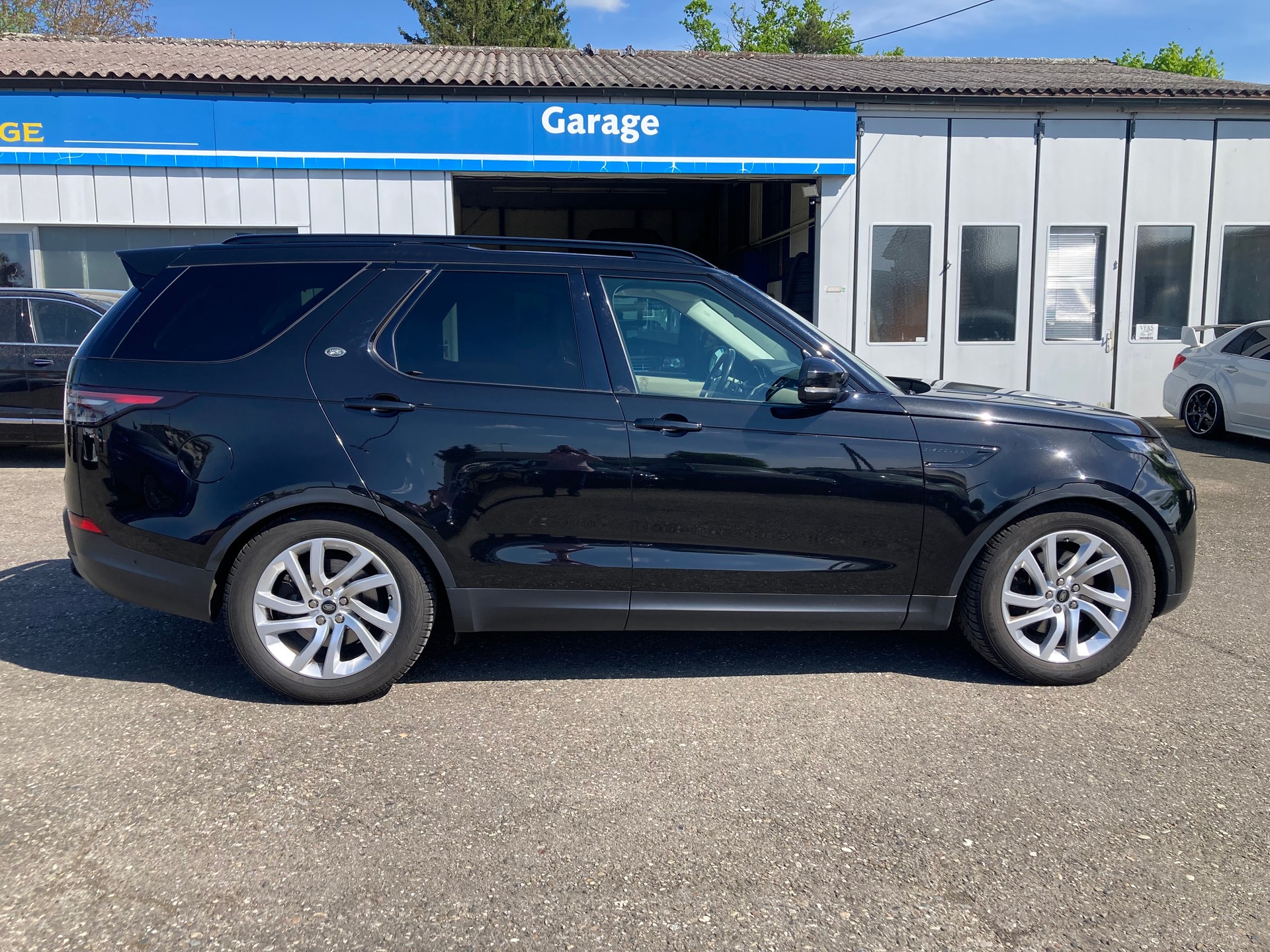 LAND ROVER Discovery 3.0 TD6 SE Automatic-image-6