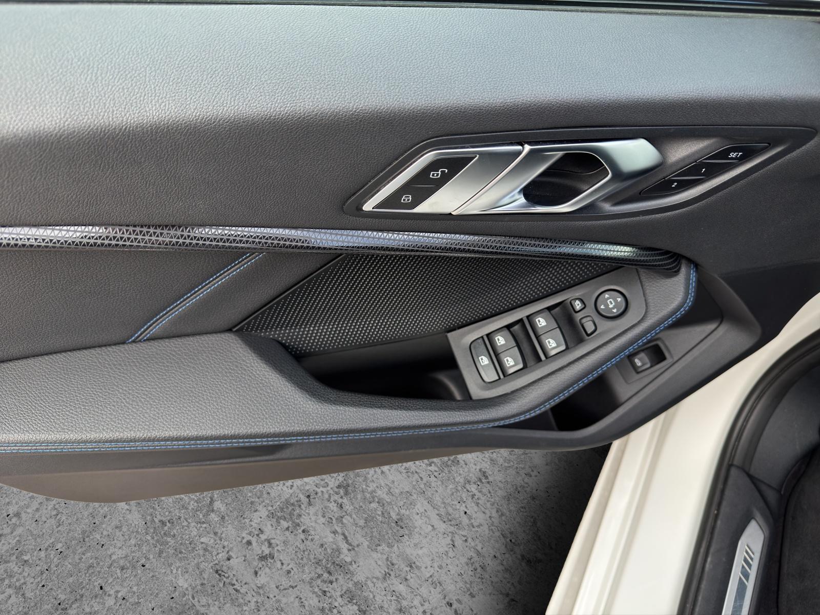 BMW 120d xDrive-image-12