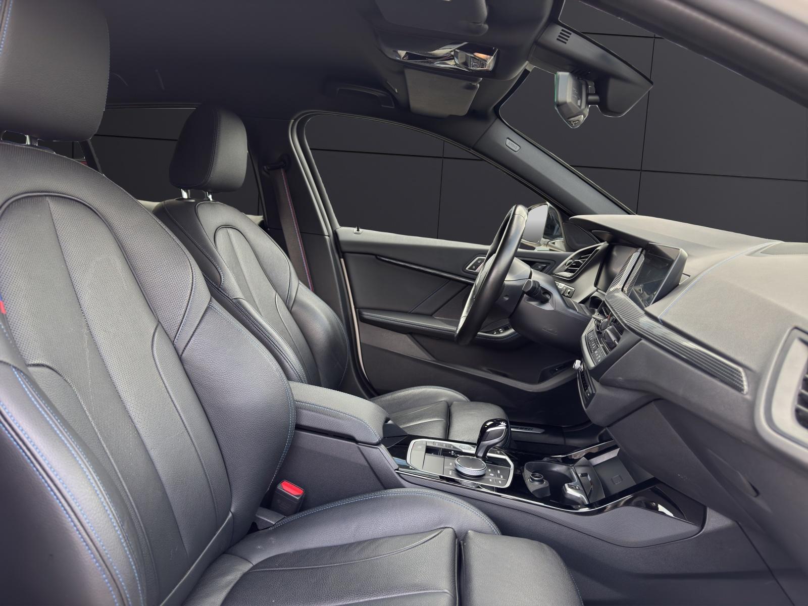 BMW 120d xDrive-image-10