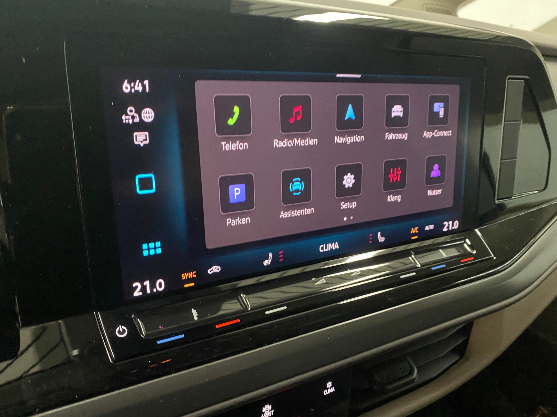 VW Multivan 2.0 TDI Life DSG Lang-image-9