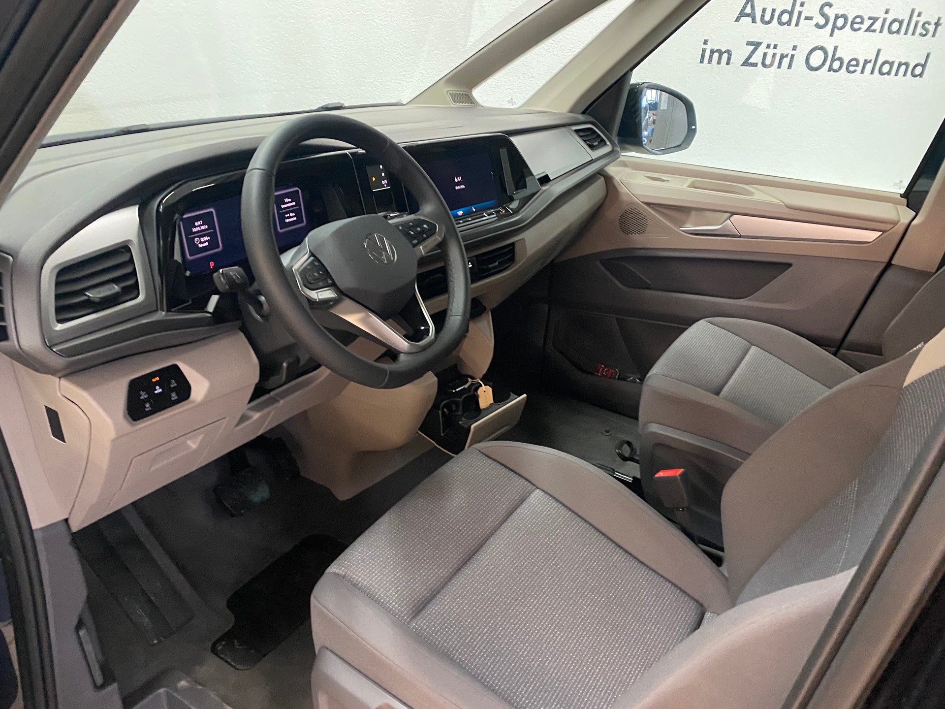 VW Multivan 2.0 TDI Life DSG Lang-image-4