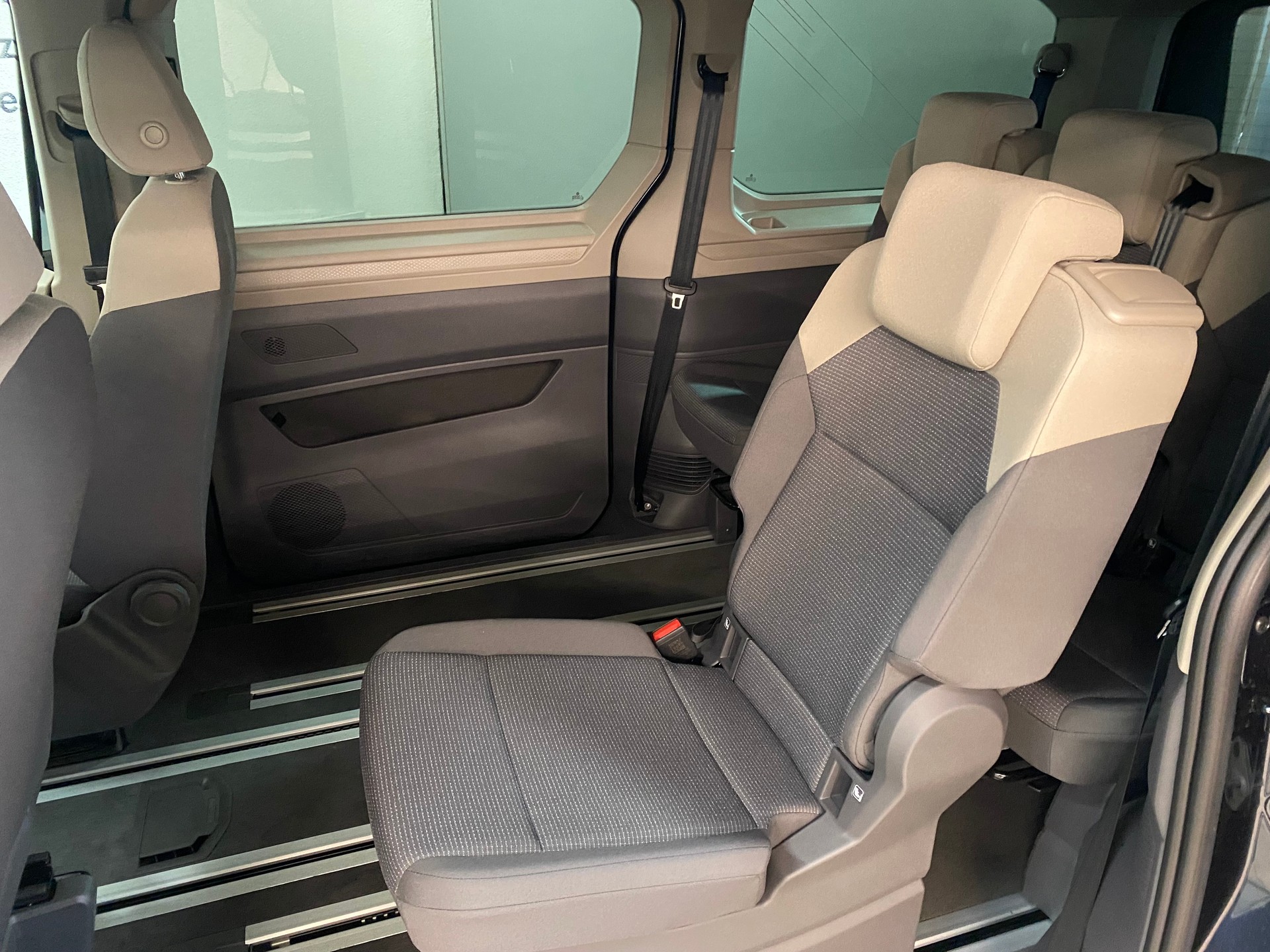 VW Multivan 2.0 TDI Life DSG Lang-image-6