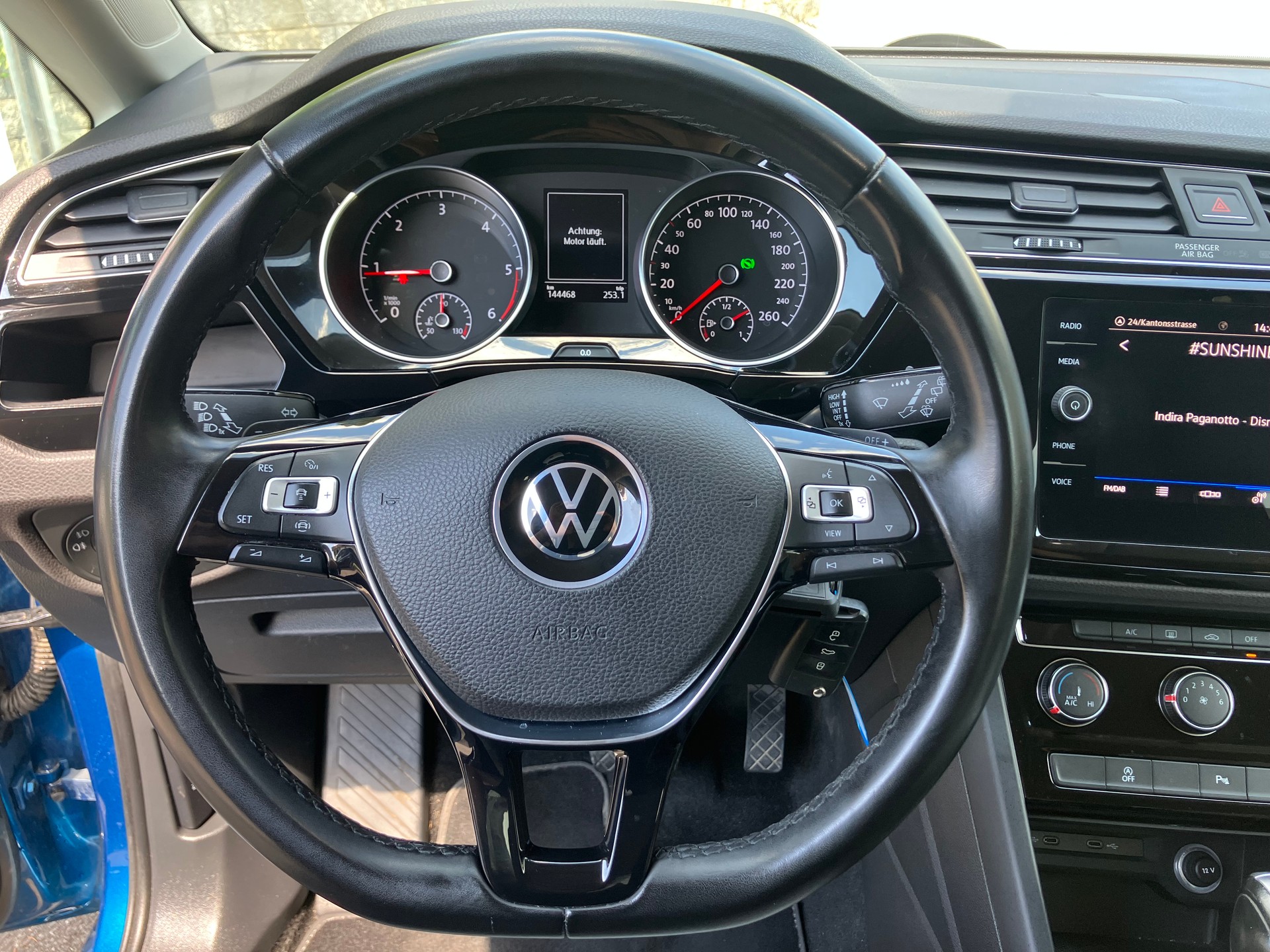 VW Touran 2.0 TDI BlueMotion Technology Comfortline DSG-image-8