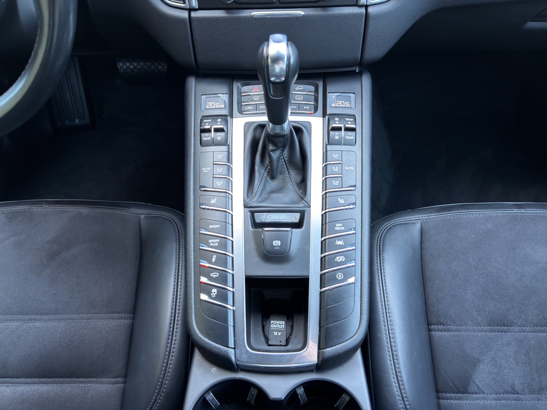 PORSCHE Macan GTS PDK-image-14