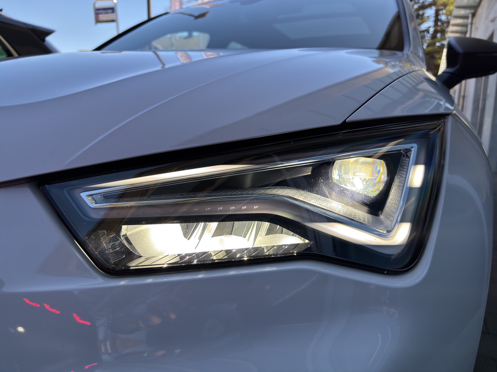 SEAT Ateca 2.0 TSI FR 4Drive DSG mit AHK & Panorama-Schiebe-/Ausstelldach-image-11