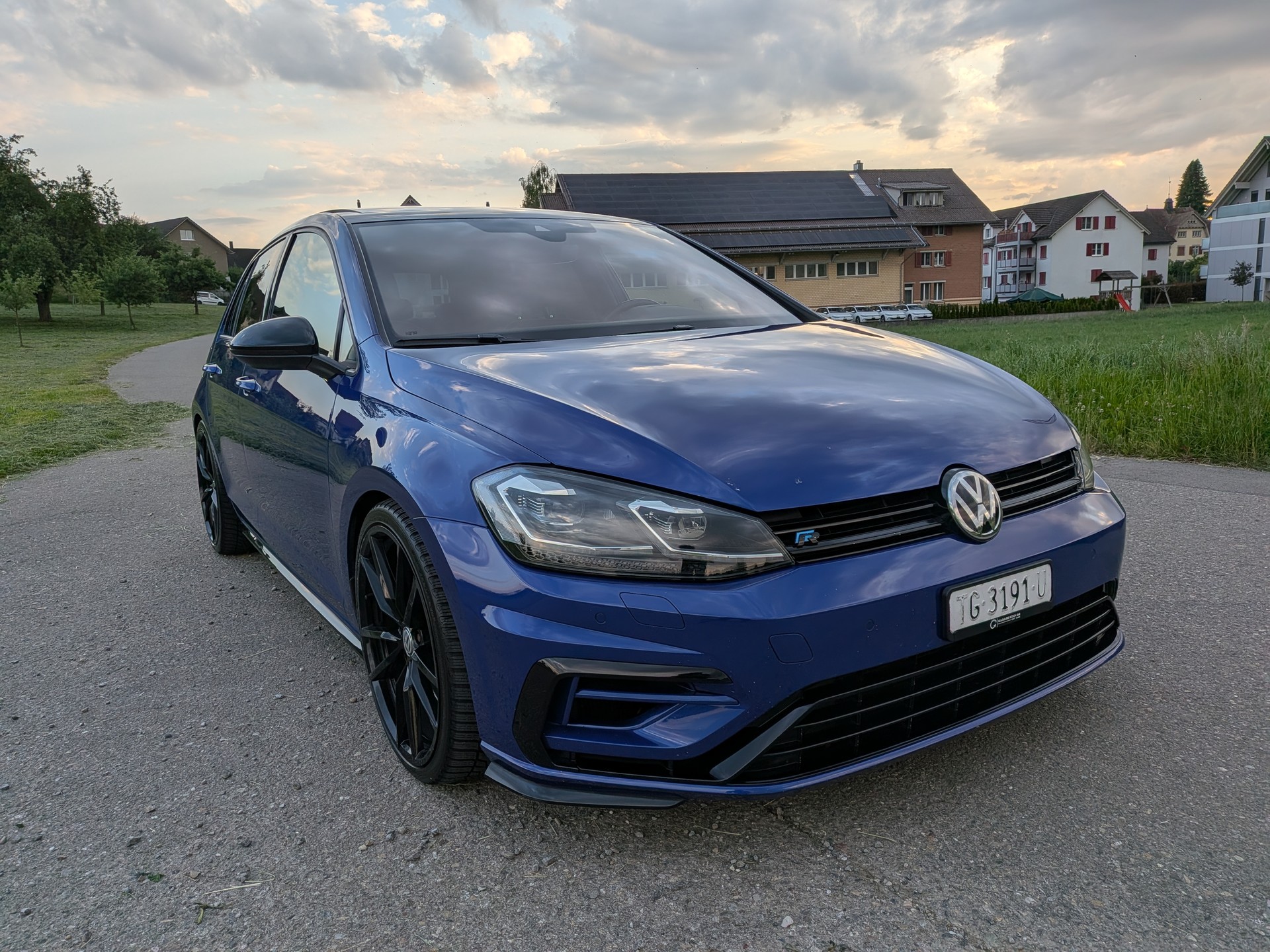 VW Golf 2.0 TSI R 4Motion DSG-image-5