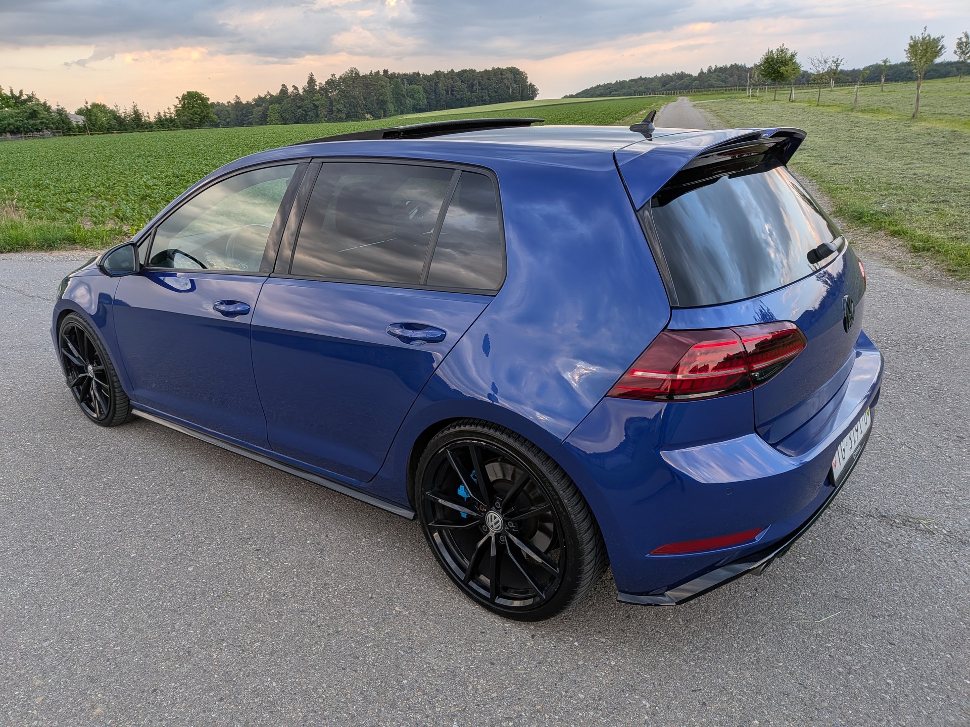 VW Golf 2.0 TSI R 4Motion DSG-image-9