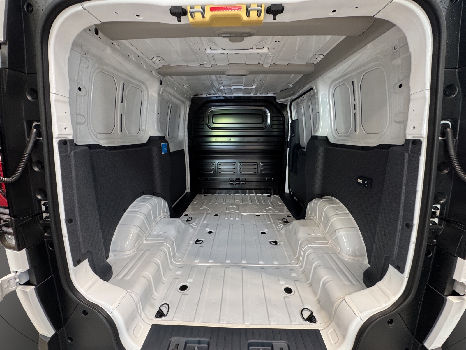 KIA PV5 Cargo 71.2 kWh Plus-image-15