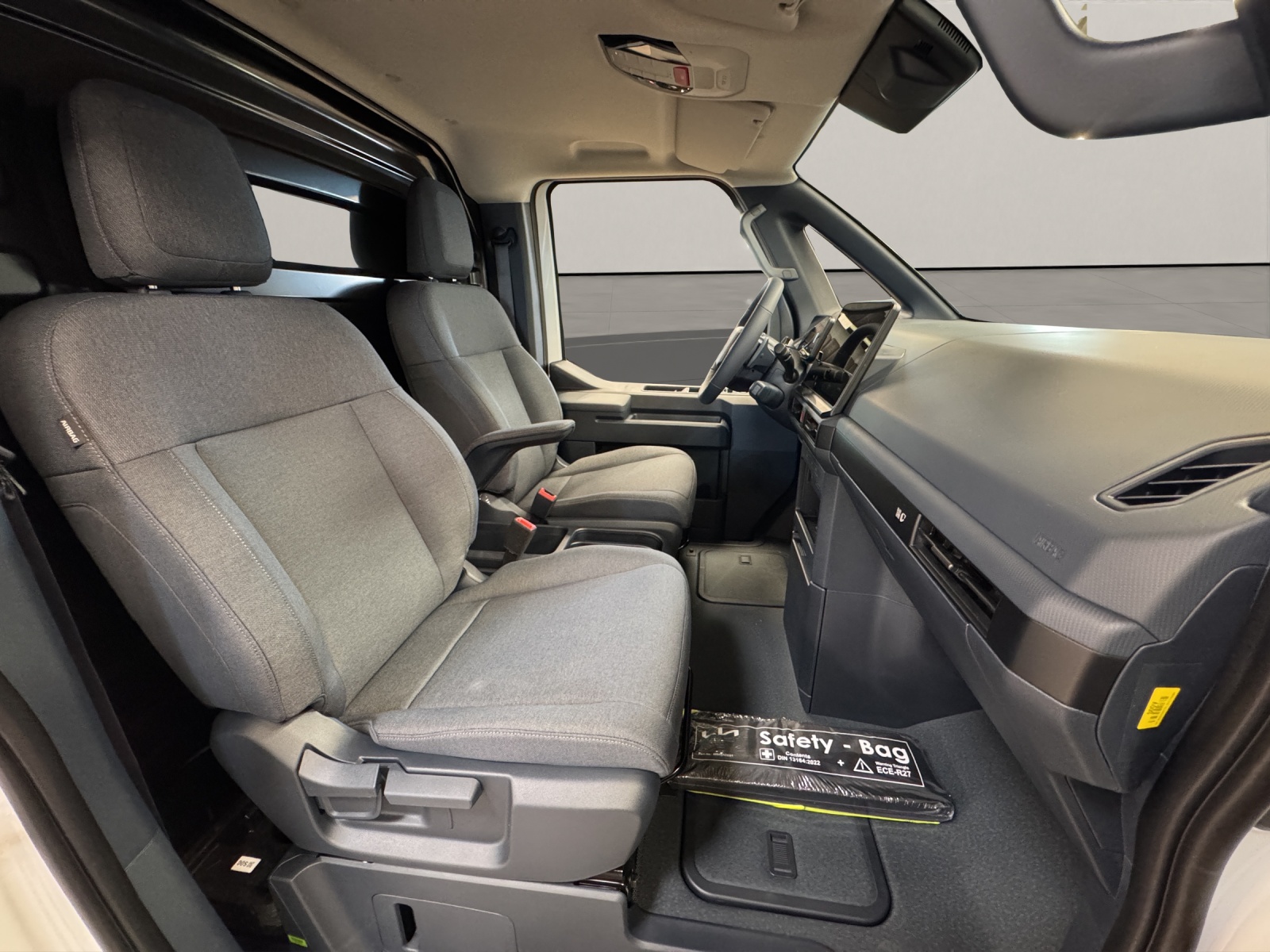 KIA PV5 Cargo 71.2 kWh Plus-image-10