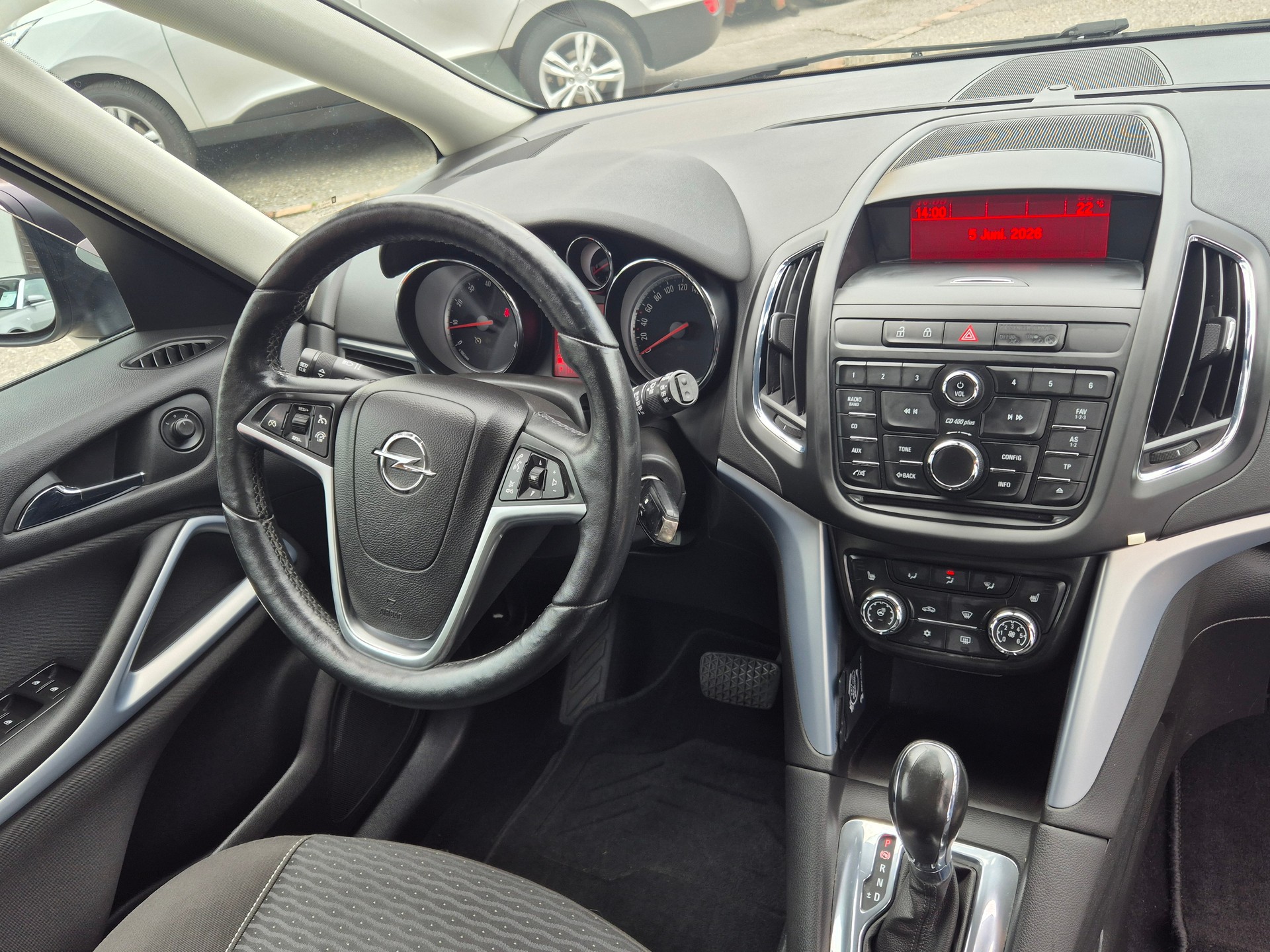 OPEL Zafira Tourer 1.4i 16V Turbo Drive Automatic-image-9
