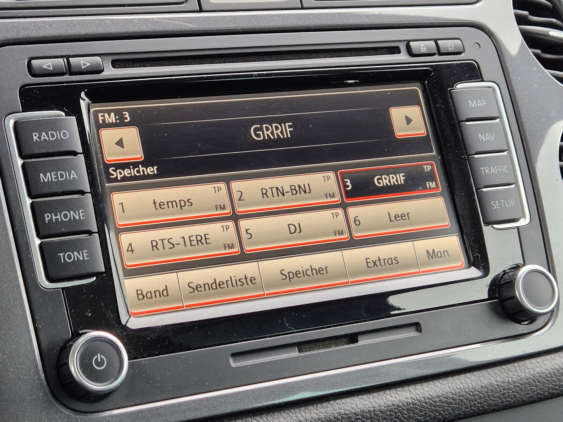 VW Tiguan 2.0 TSI Sport&Style 4Motion DSG-image-19