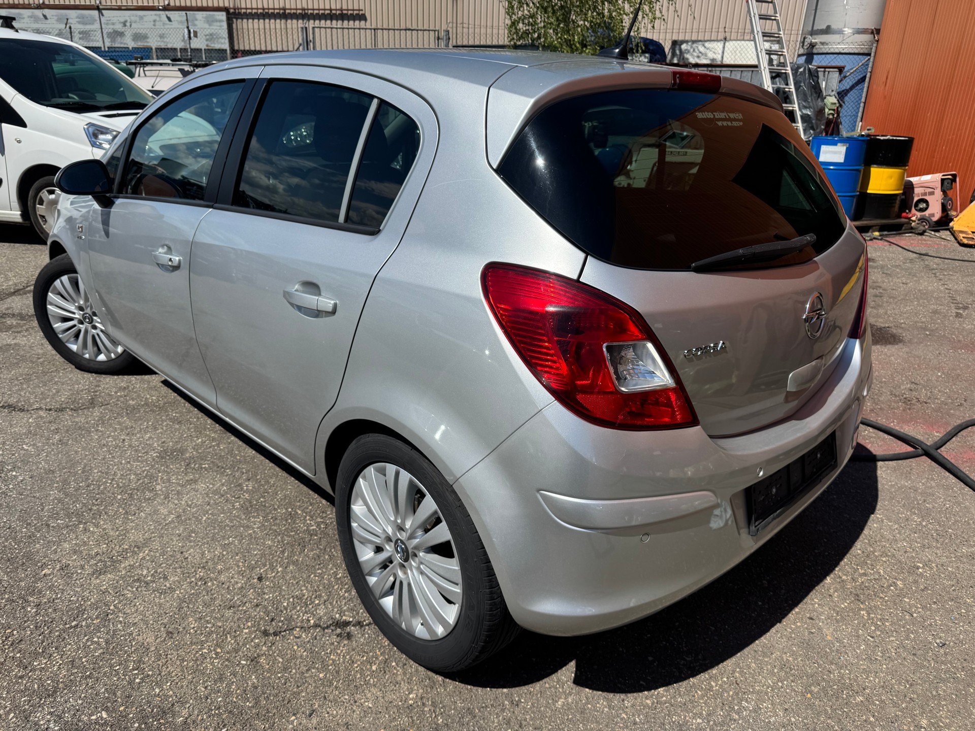 OPEL Corsa 1.4 TP Color Edition Automatic-image-4