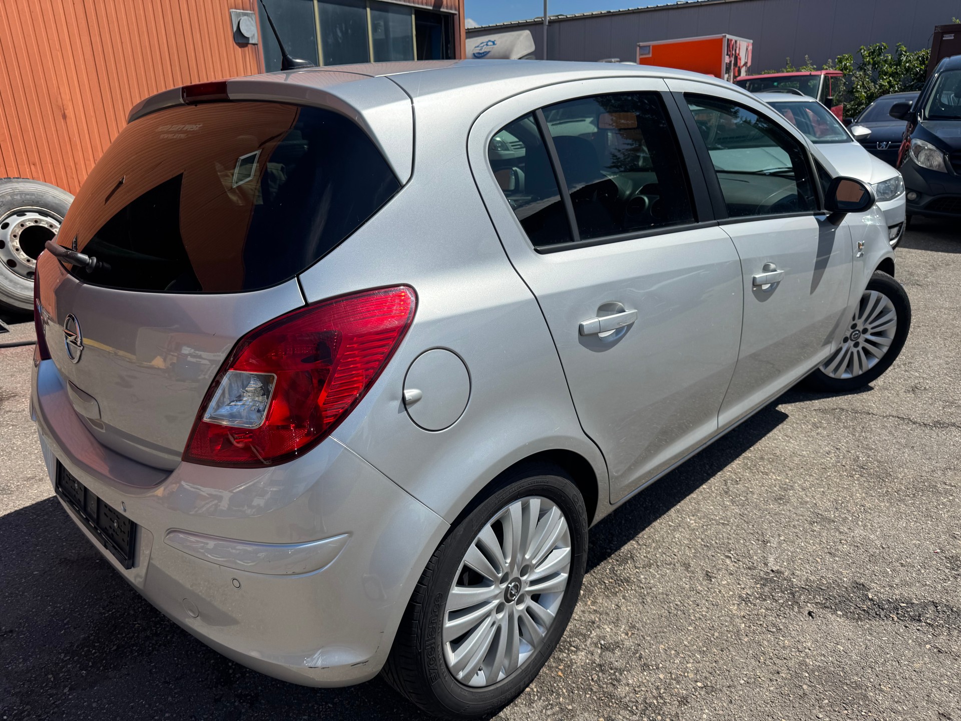 OPEL Corsa 1.4 TP Color Edition Automatic-image-3