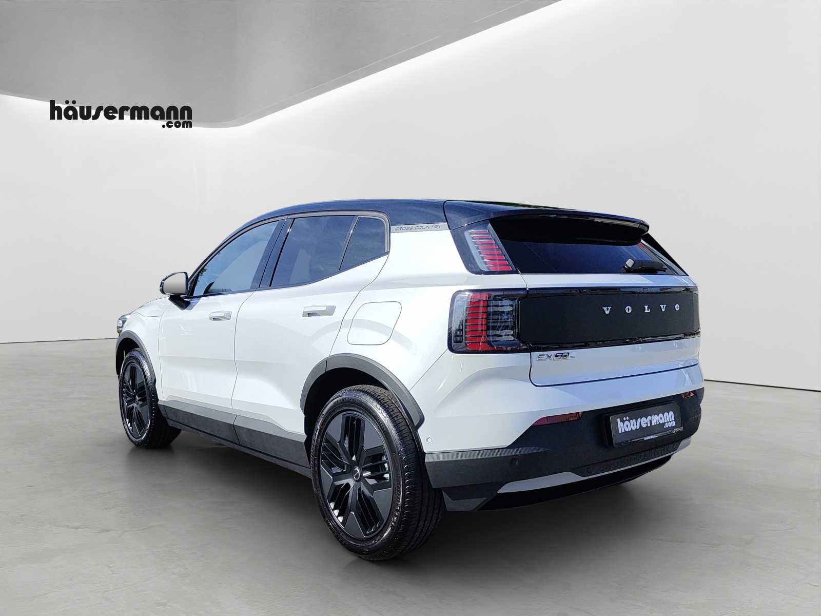 VOLVO EX30 CC E60 Cross Country Twin Performance AWD-image-3
