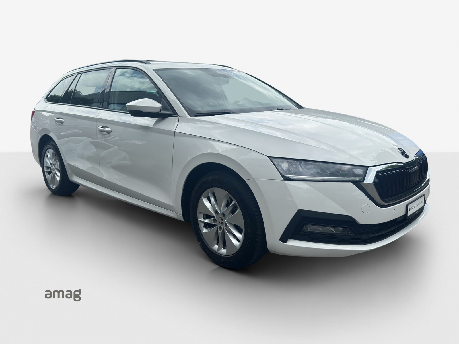 SKODA Octavia Combi 2.0 TDI DSG Ambition-image-6