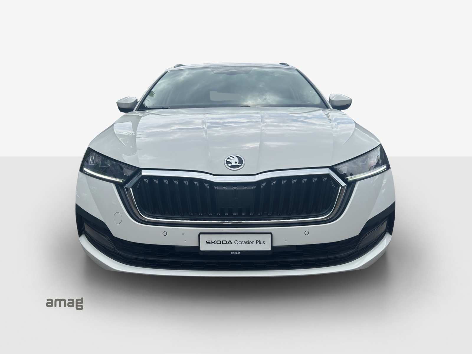 SKODA Octavia Combi 2.0 TDI DSG Ambition-image-0