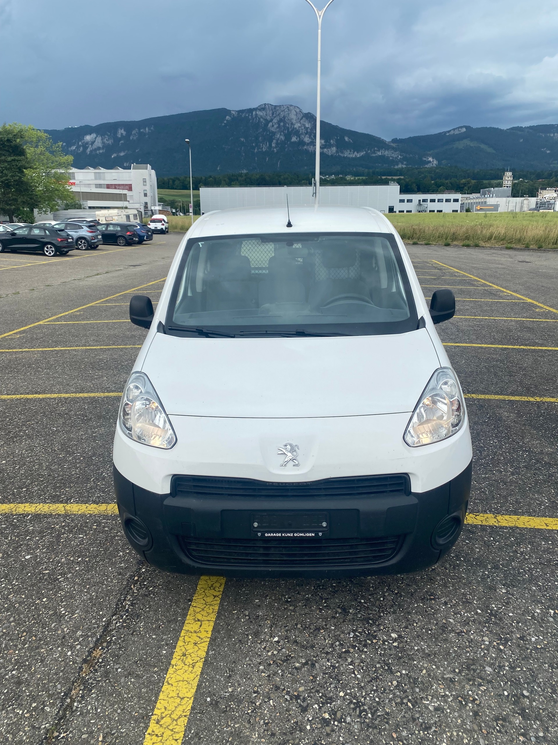PEUGEOT Partner 1.6 e-HDI Urban Pack-image-5