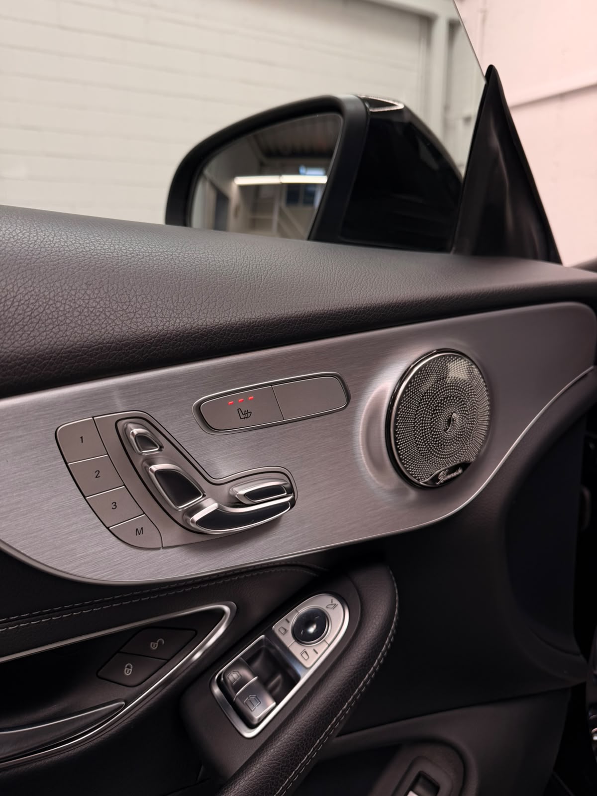MERCEDES-BENZ C 300 Coupé AMG Line 9G-tronic-image-12